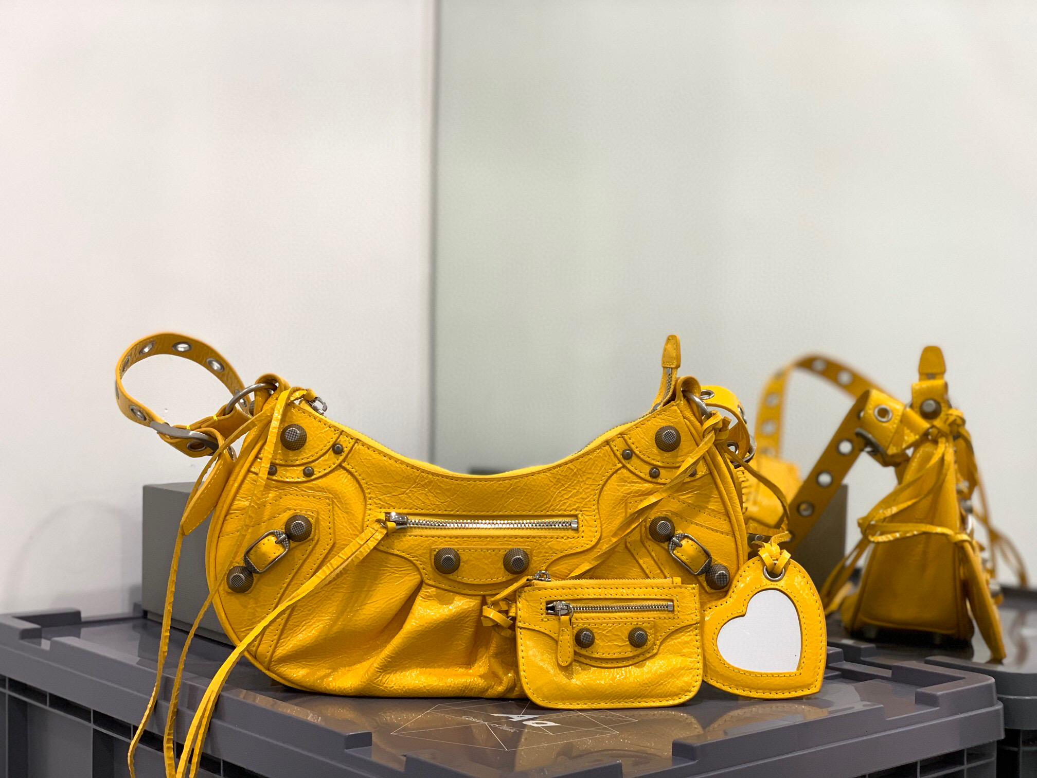 발렌시아가 숄더백 여자가방