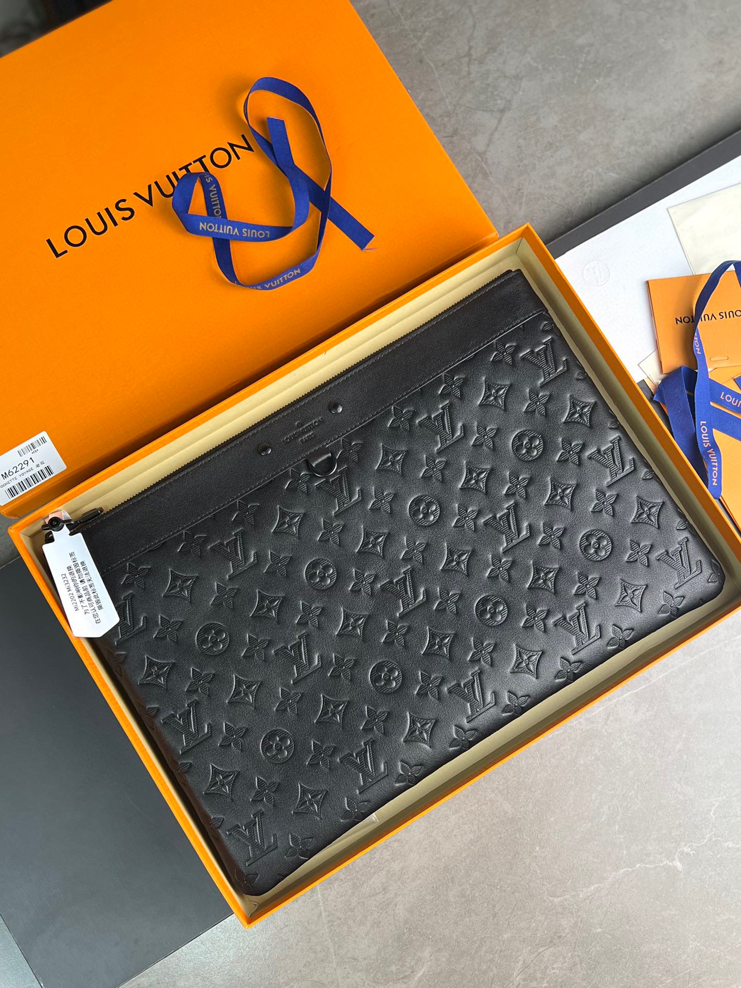 루이비통 클러치백  M62903