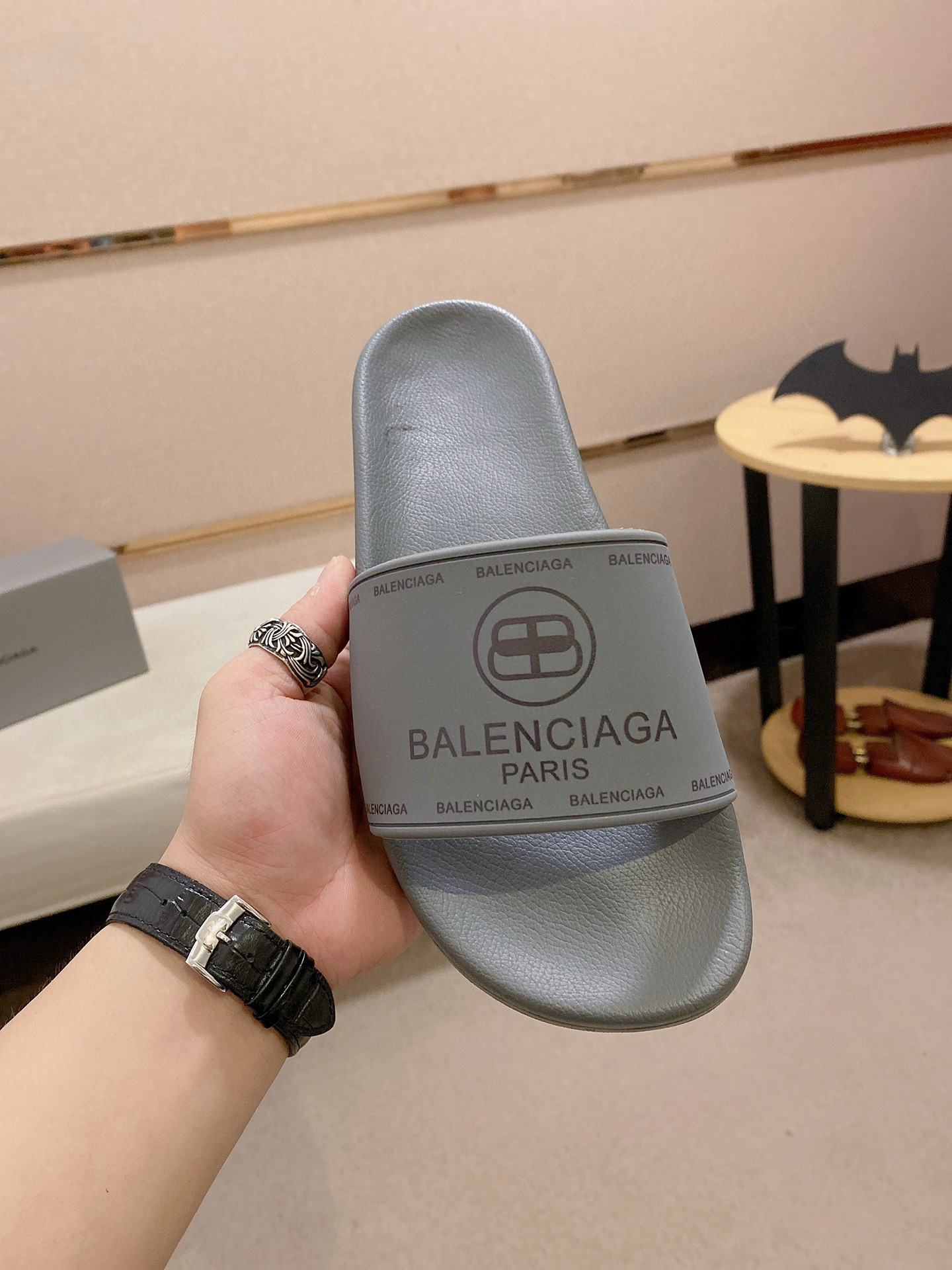 발렌시아가 남자 슬리퍼