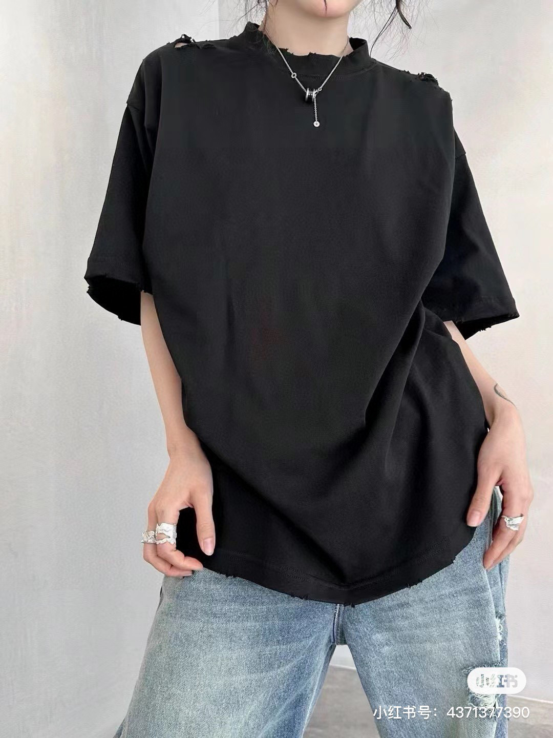 발렌시아가 남녀공용 반팔티