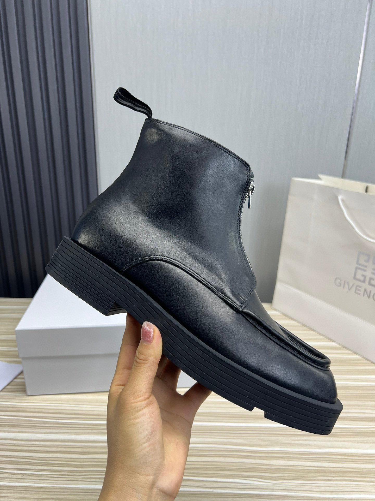 지방시 남자 부츠