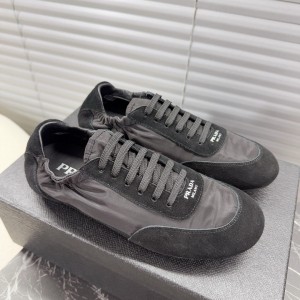 프라다 남녀공용 스니커즈 신발 운동화