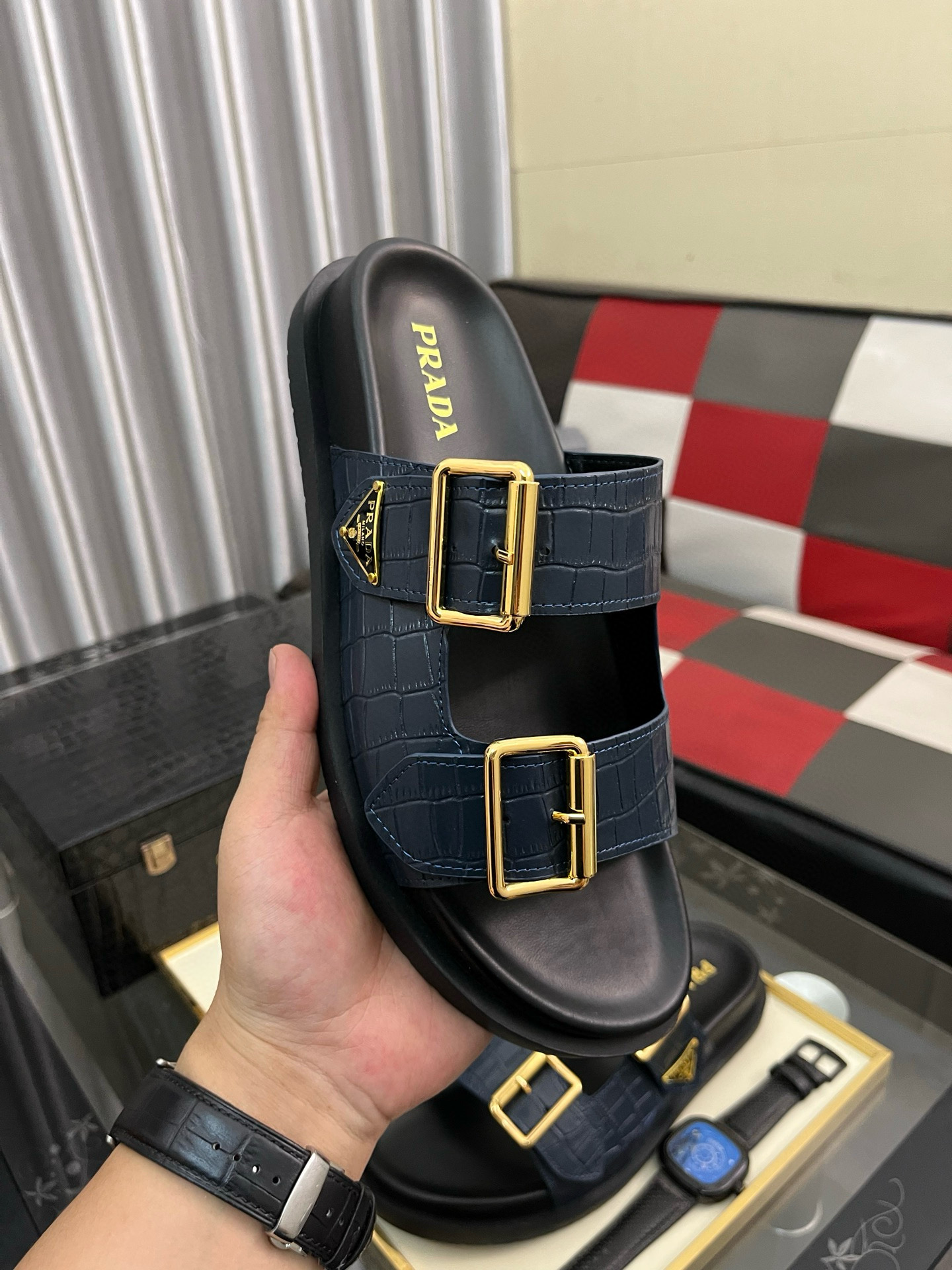 프라다 남자 슬리퍼