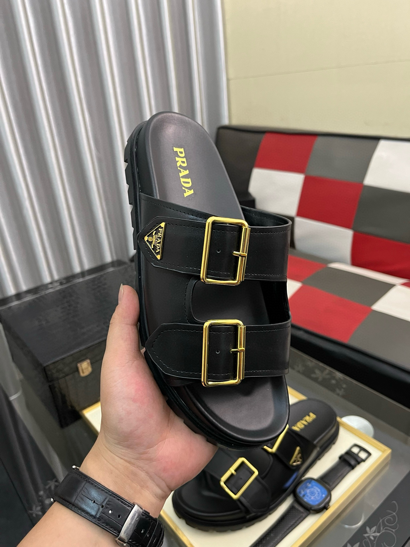 프라다 남자 슬리퍼