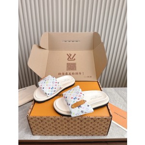 루이비통 남여 공용 슬리퍼