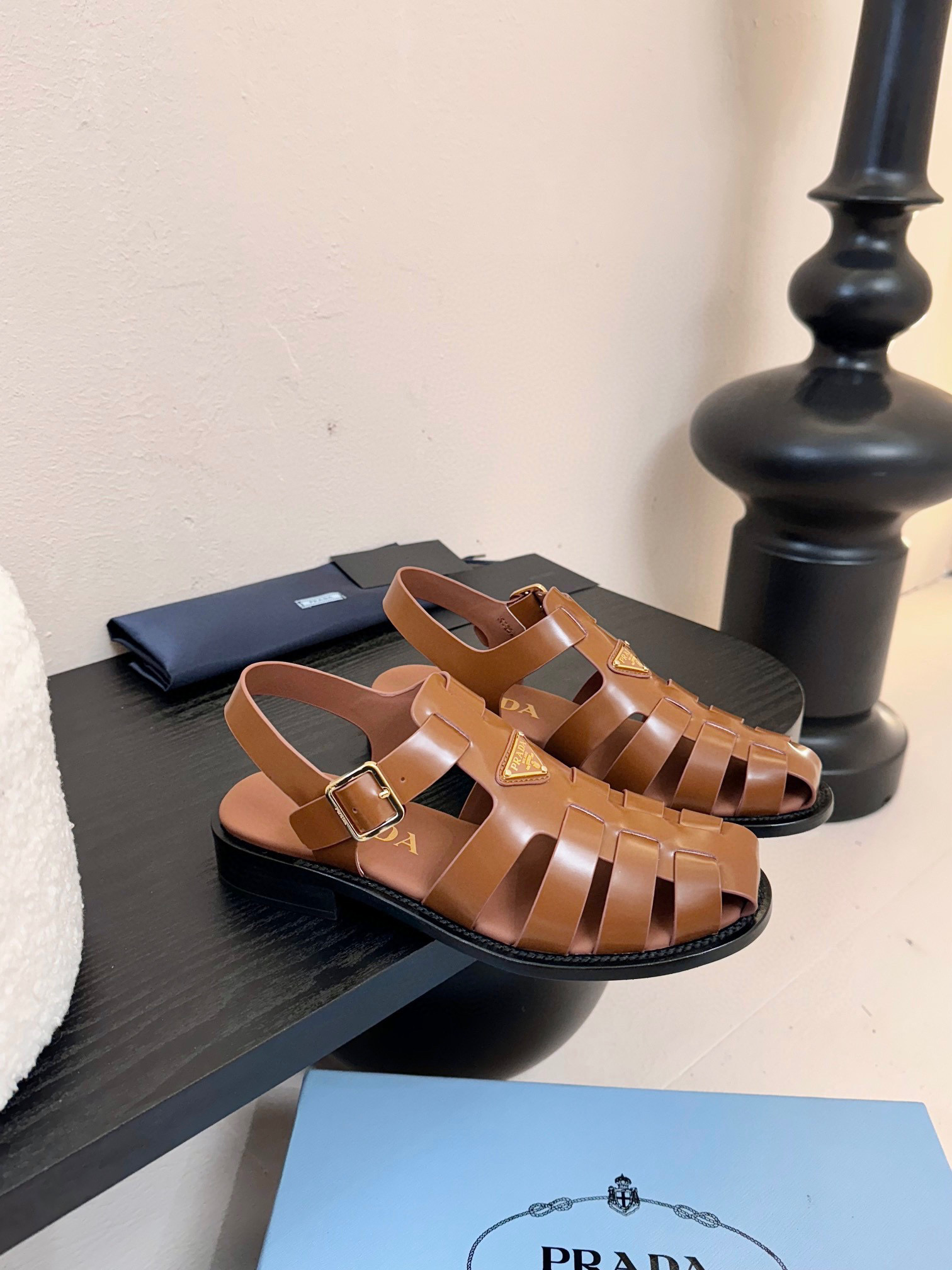 프라다 여자 샌들