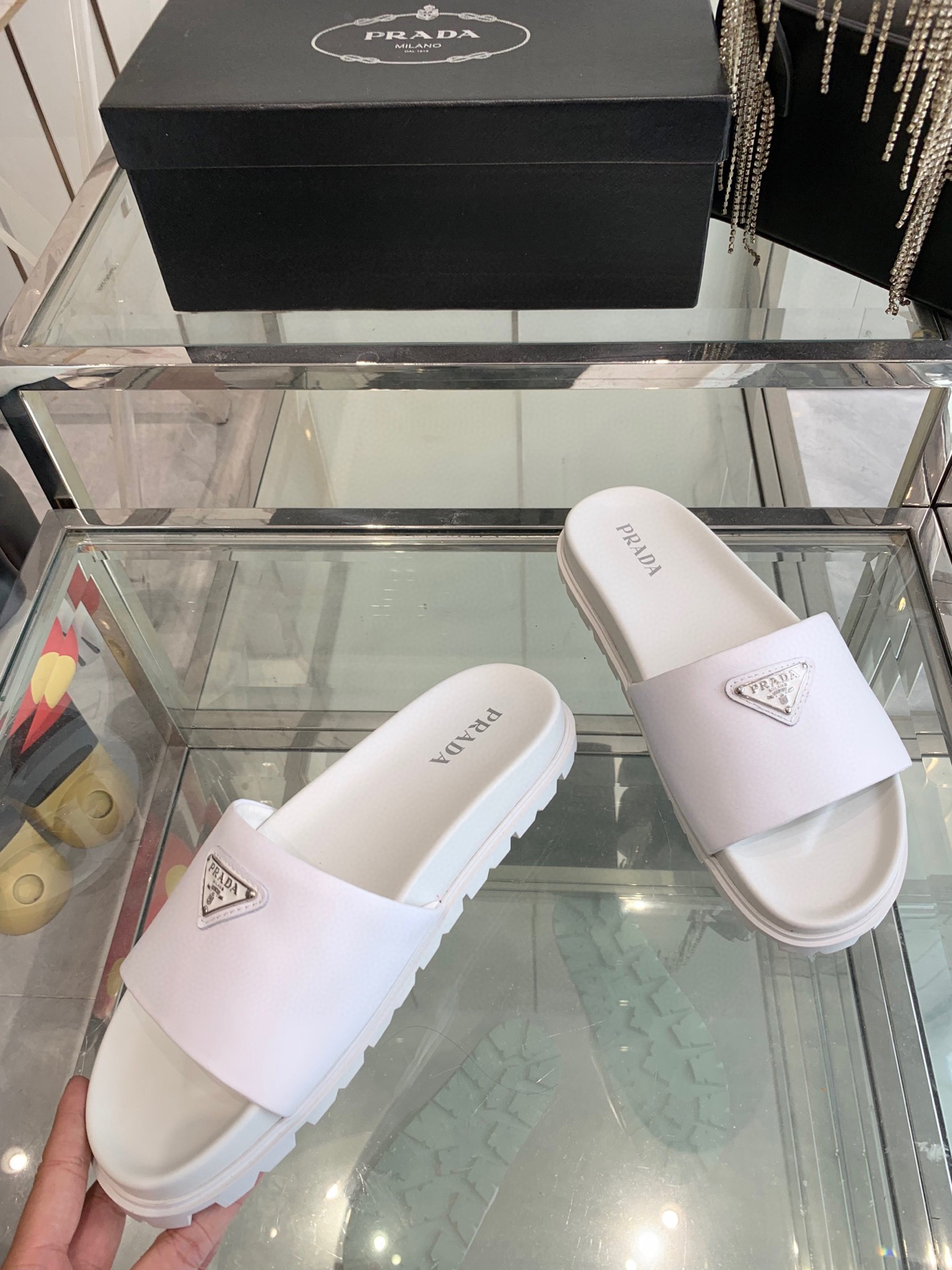 프라다 남자 슬리퍼