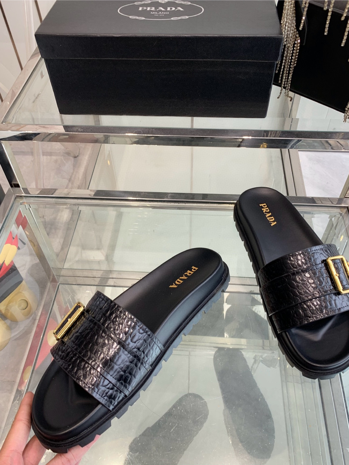 프라다 남자 슬리퍼