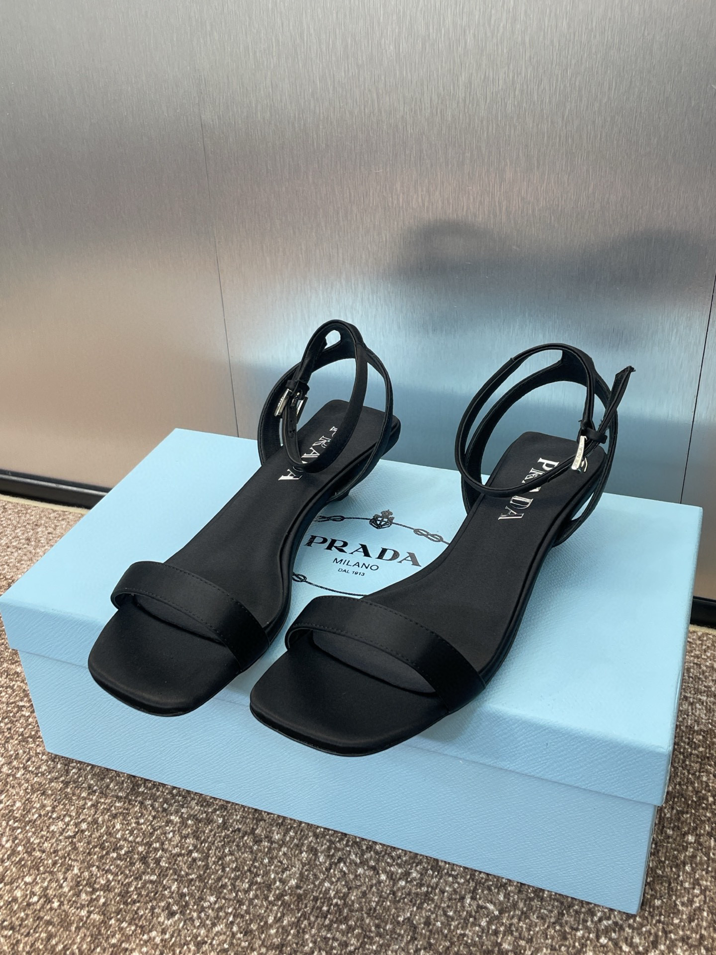 프라다 여자 샌들 3.5cm