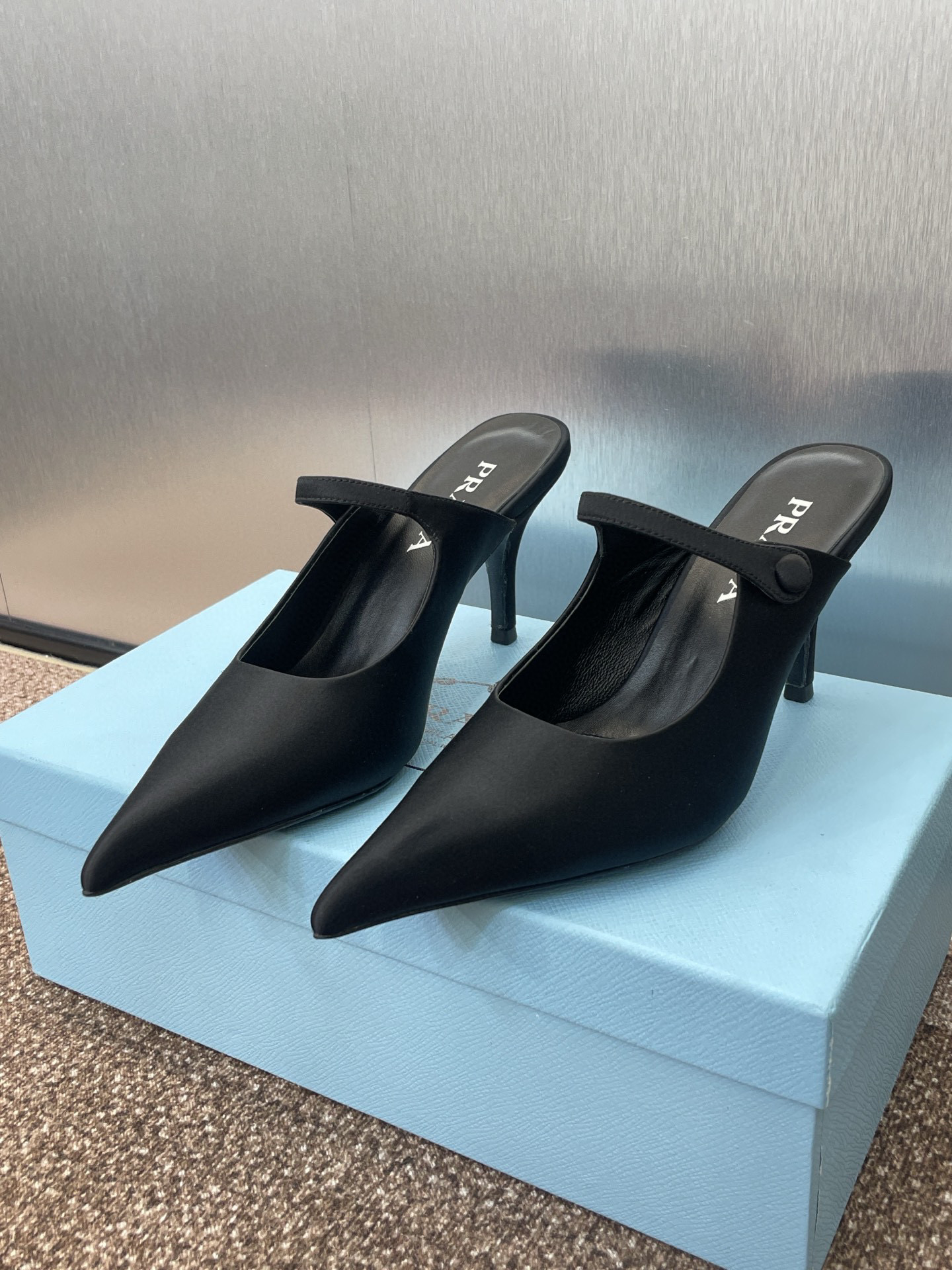 프라다 여자 슬리퍼 7.5cm