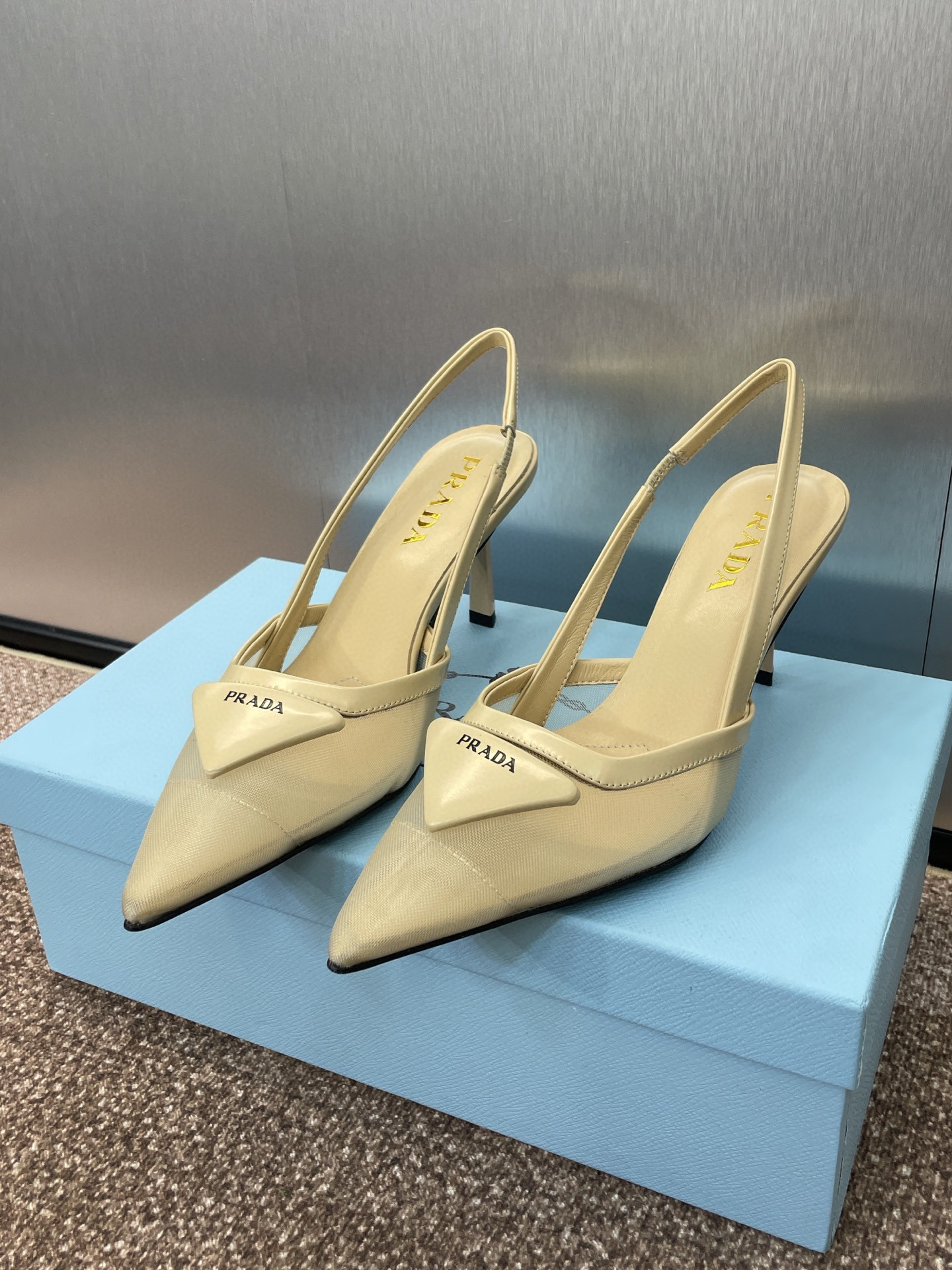 프라다 여자 샌들 7.5cm