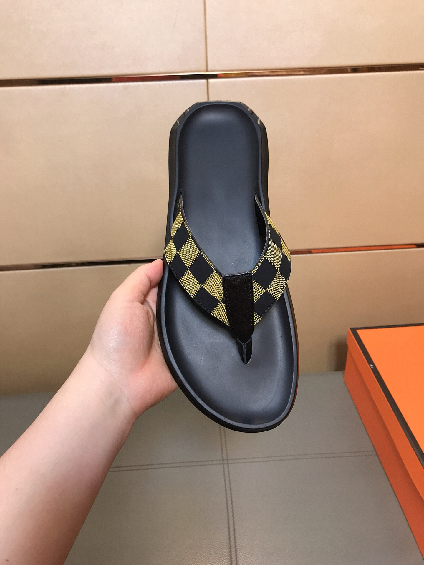 루이비통 남자 슬리퍼