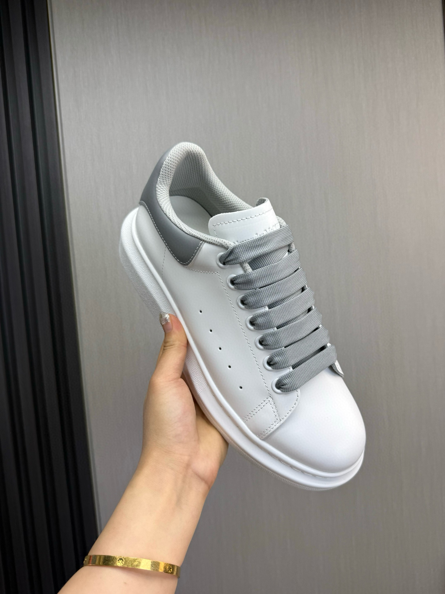 알렉산더 맥퀸 남녀공용 신발 운동화 스니커즈