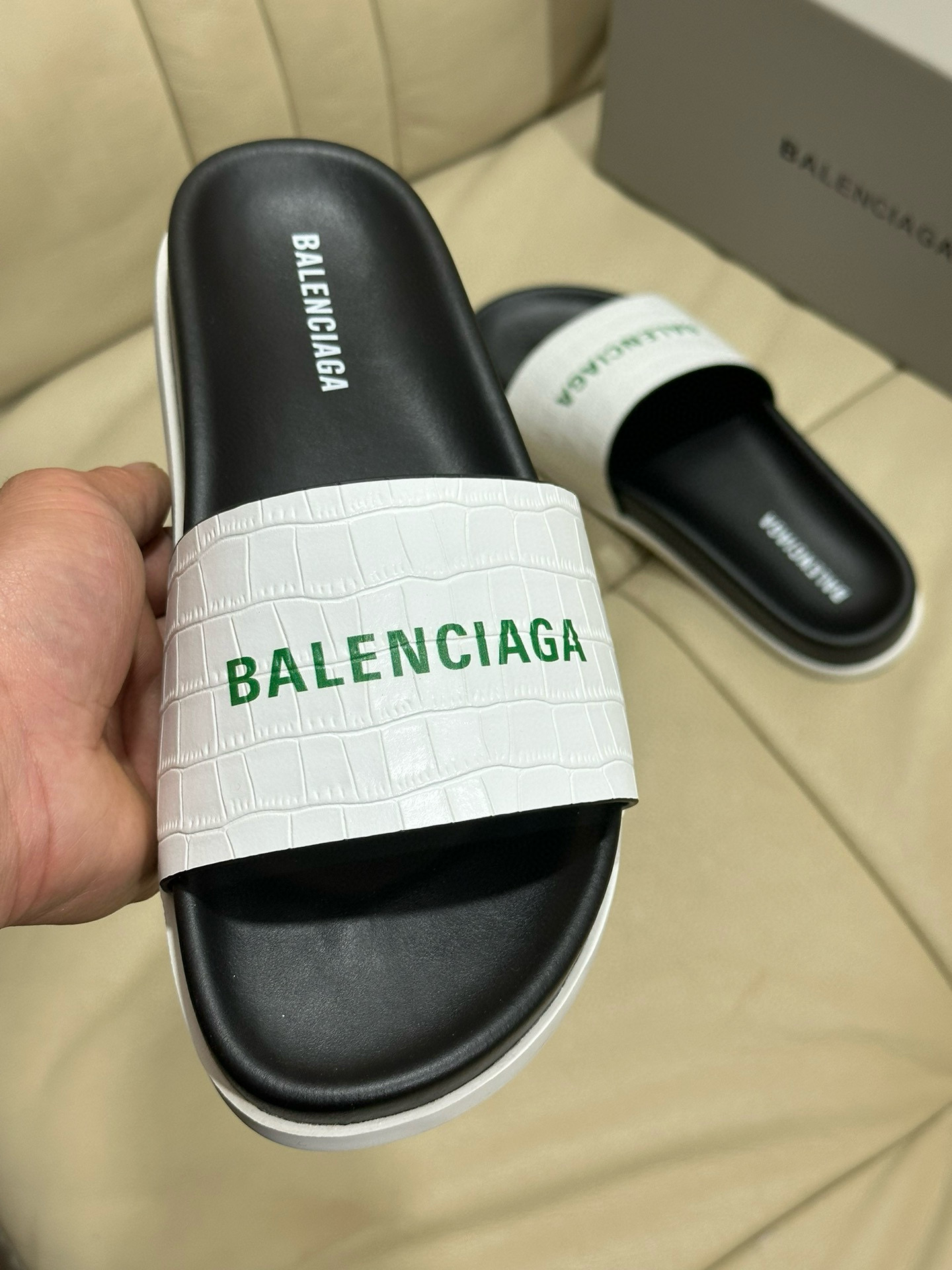 발렌시아가 남자 슬리퍼