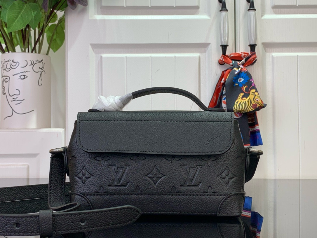루이비통 m13888 남녀공용가방