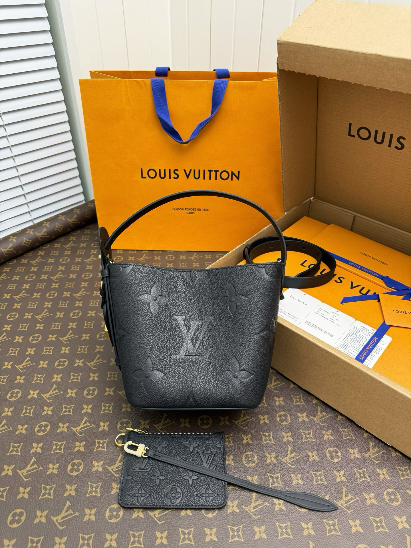 루이비통 M13480 여자가방