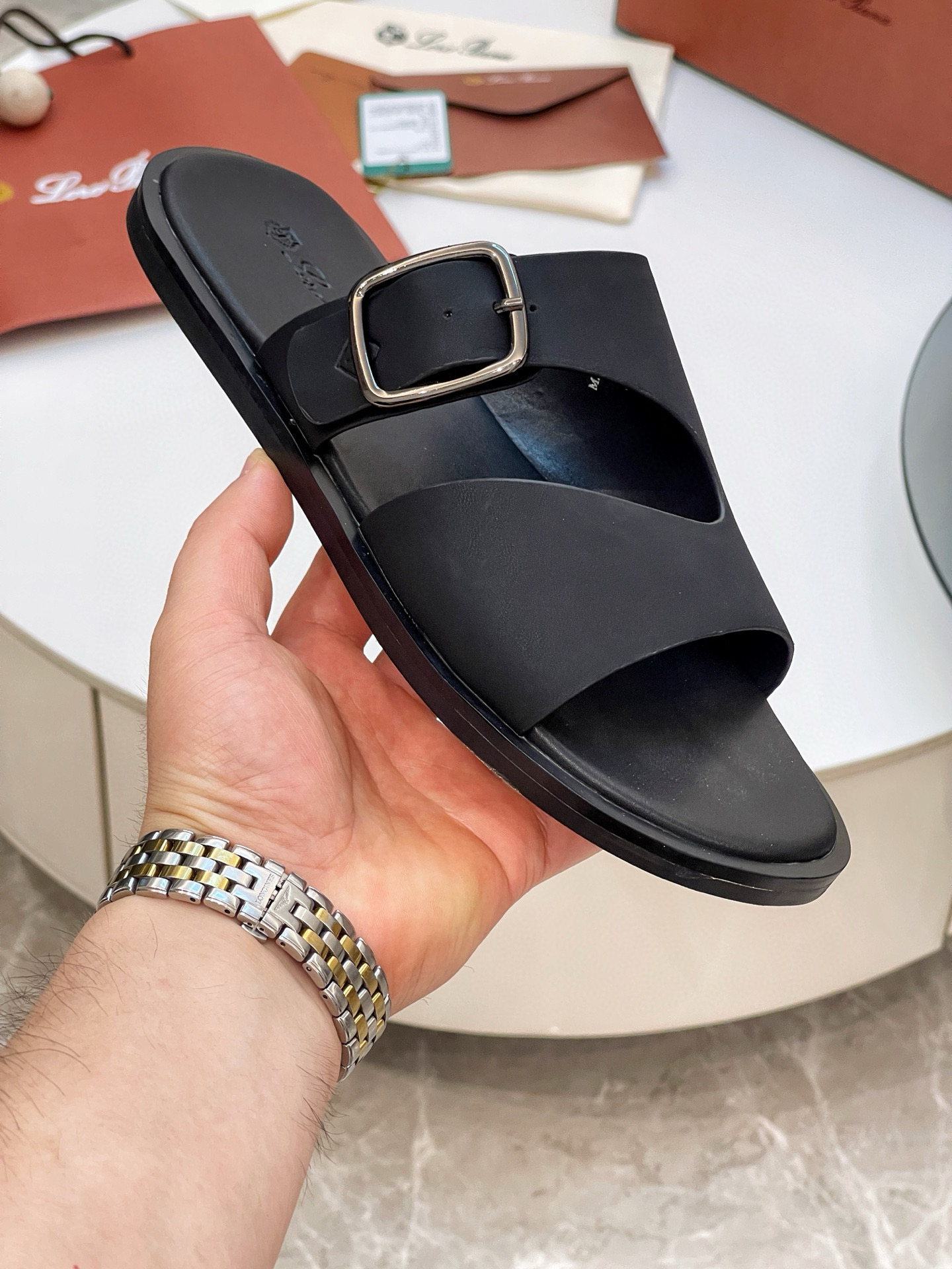 로로피아나 남자 슬리퍼