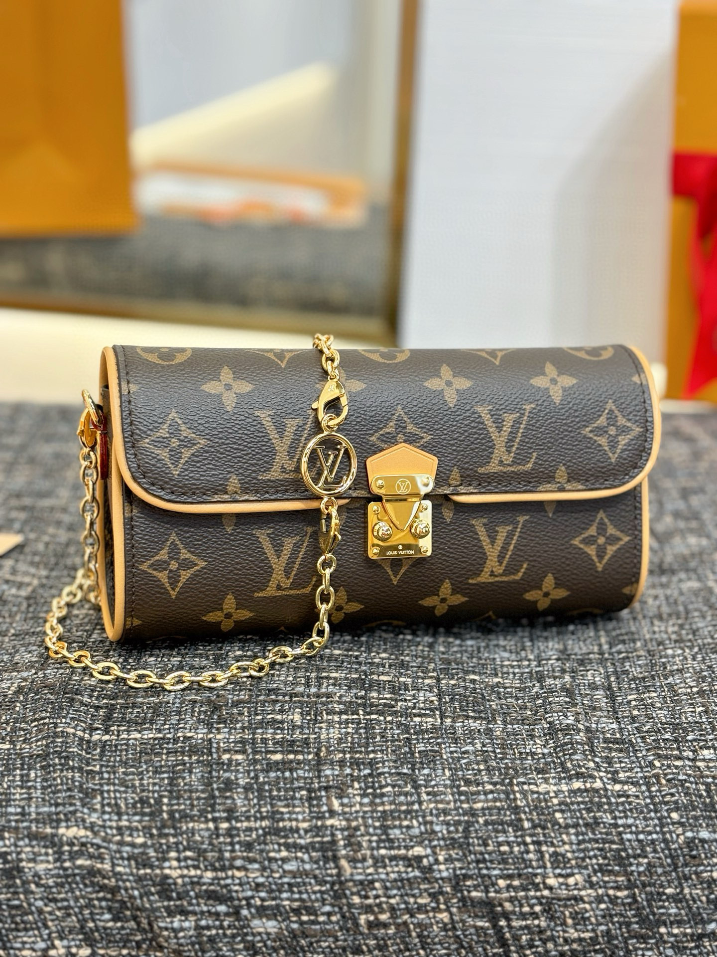 루이비통 M13566 여자가방