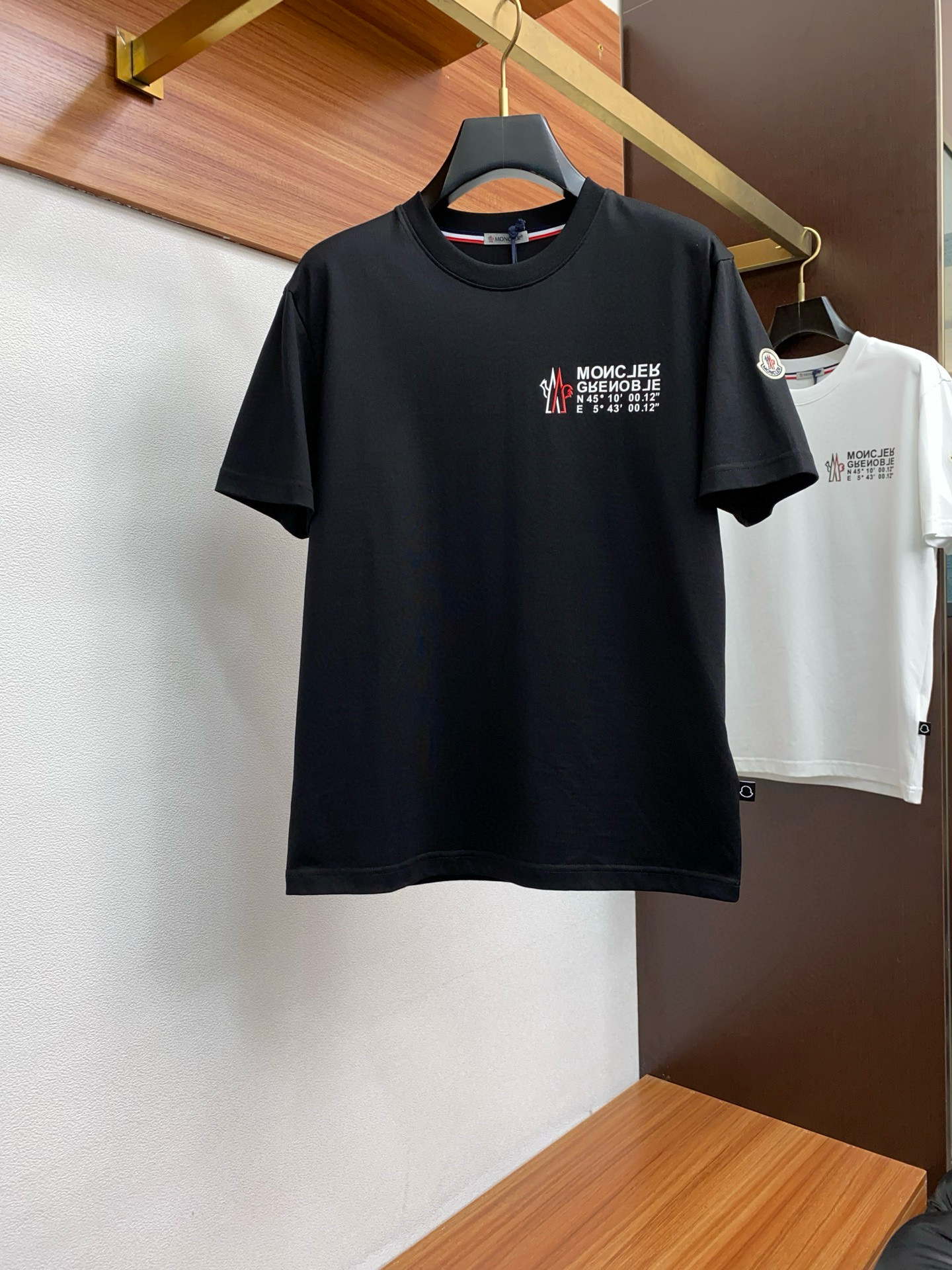 몽*** 남자 반팔티