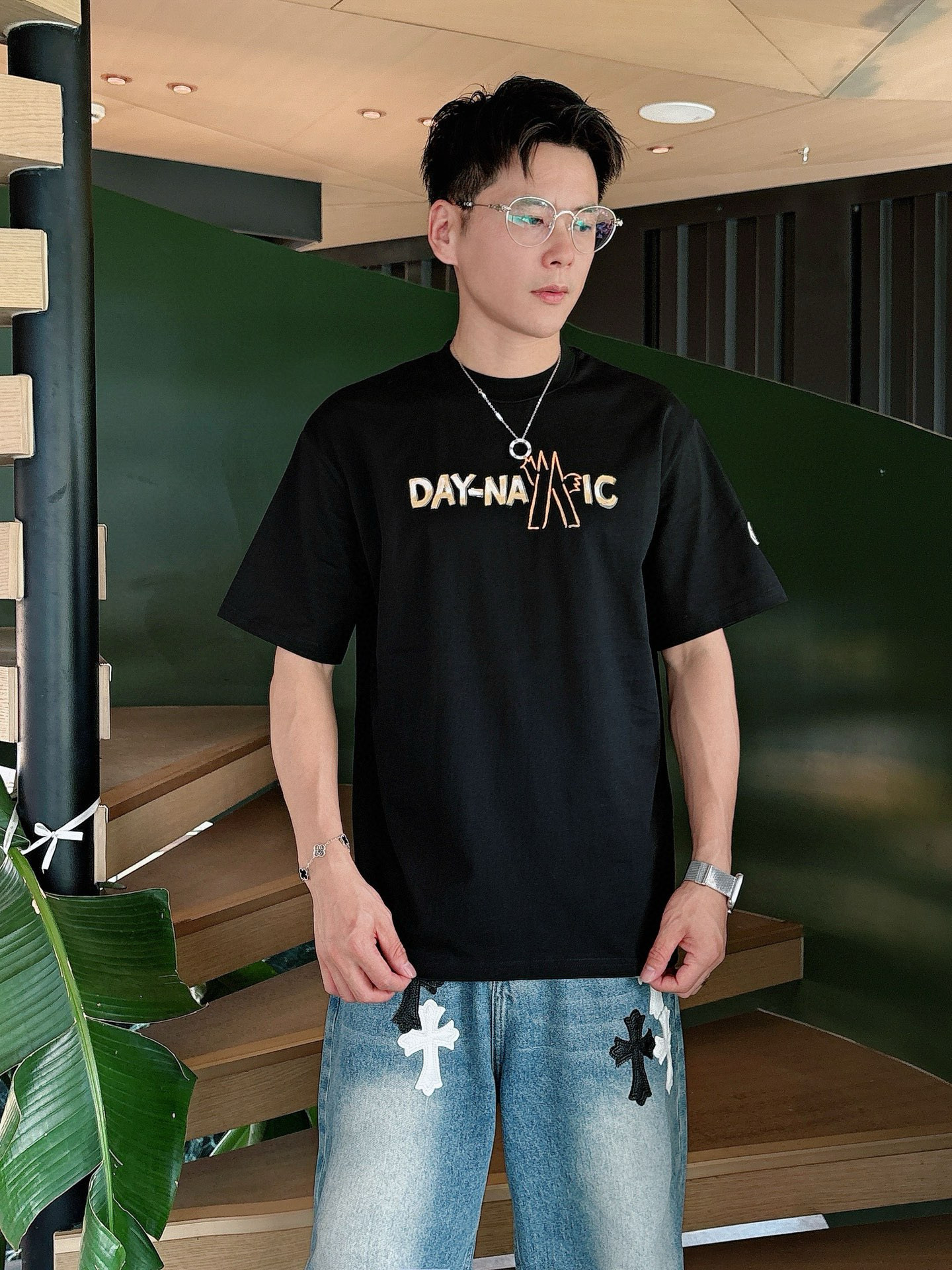 몽*** 남자 반팔티