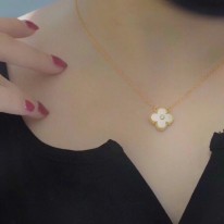 반클리프앤아펠 목걸이