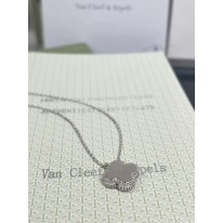 반클리프앤아펠 목걸이