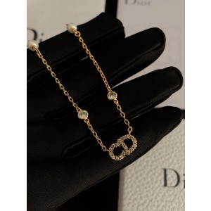 디올 목걸이