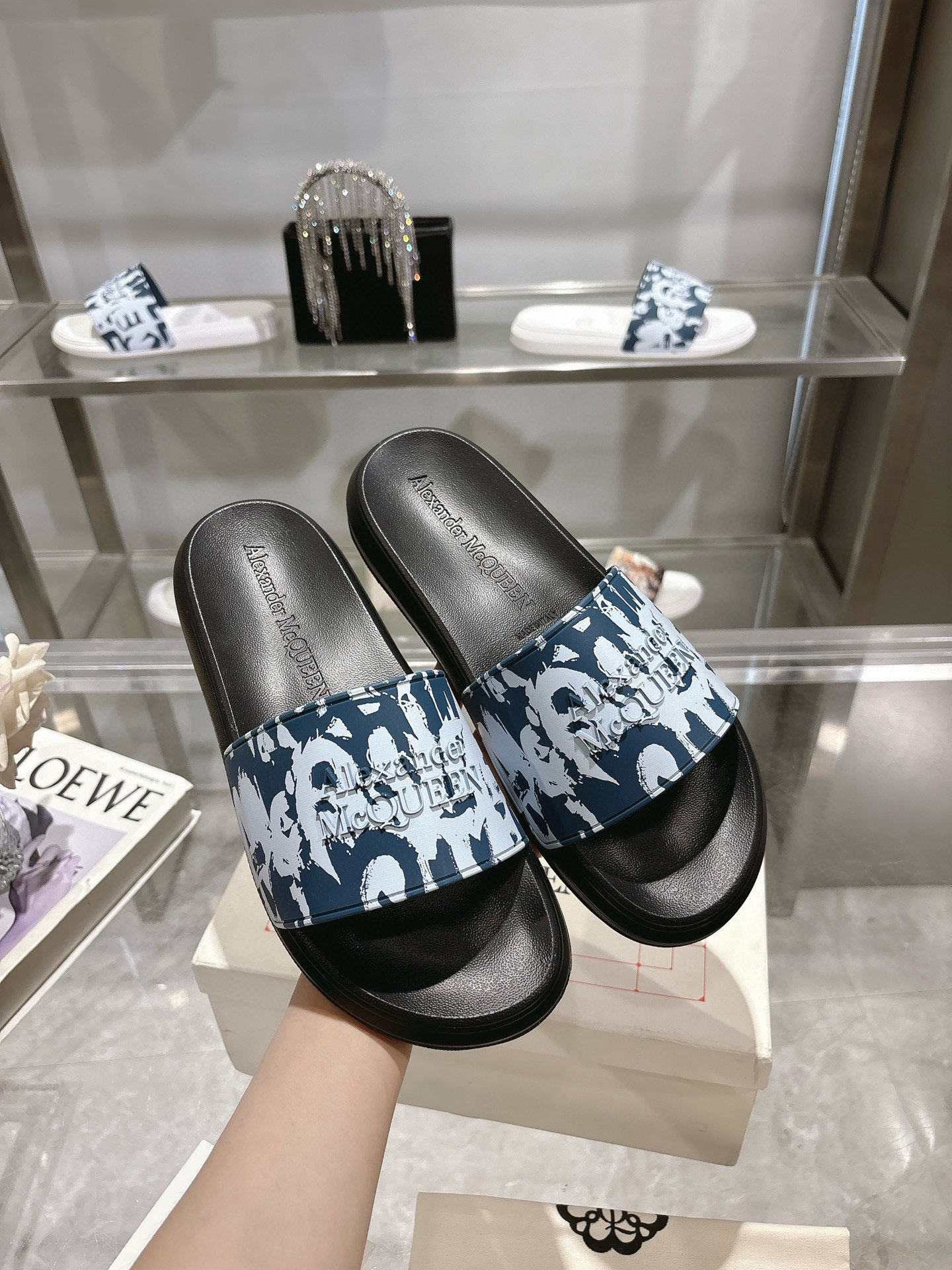 알렉산더 맥퀸 남녀공용 슬리퍼