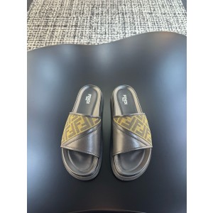 펜디 남자 슬리퍼