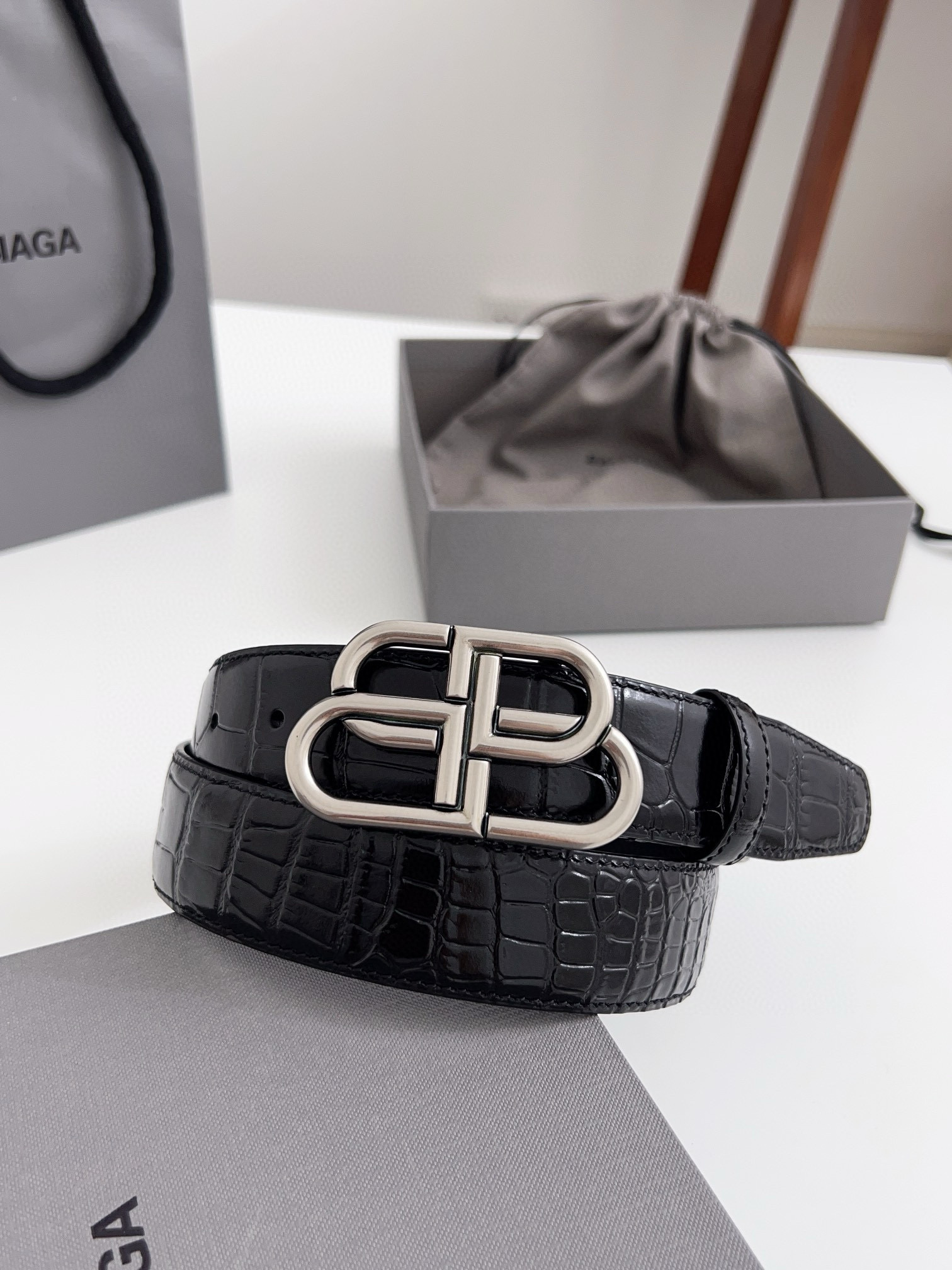 발렌시아가 남자 벨트