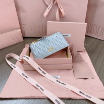 미우미우 5MB006 여자 카드지갑 머니클립