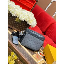 루이비통 M69443 남자가방