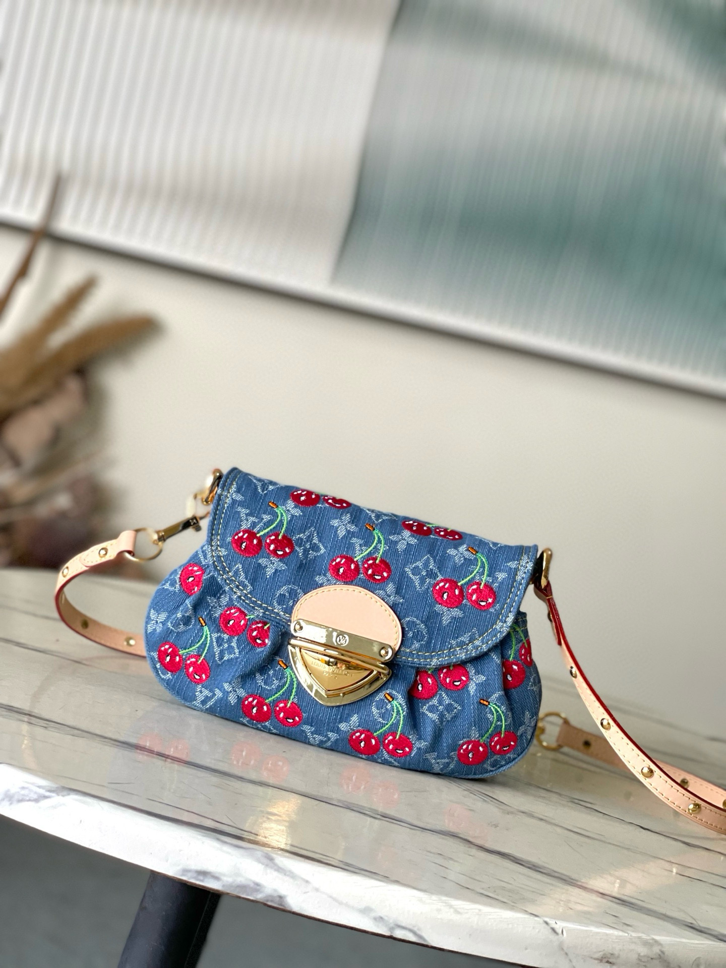 루이비통 M13680 여자가방