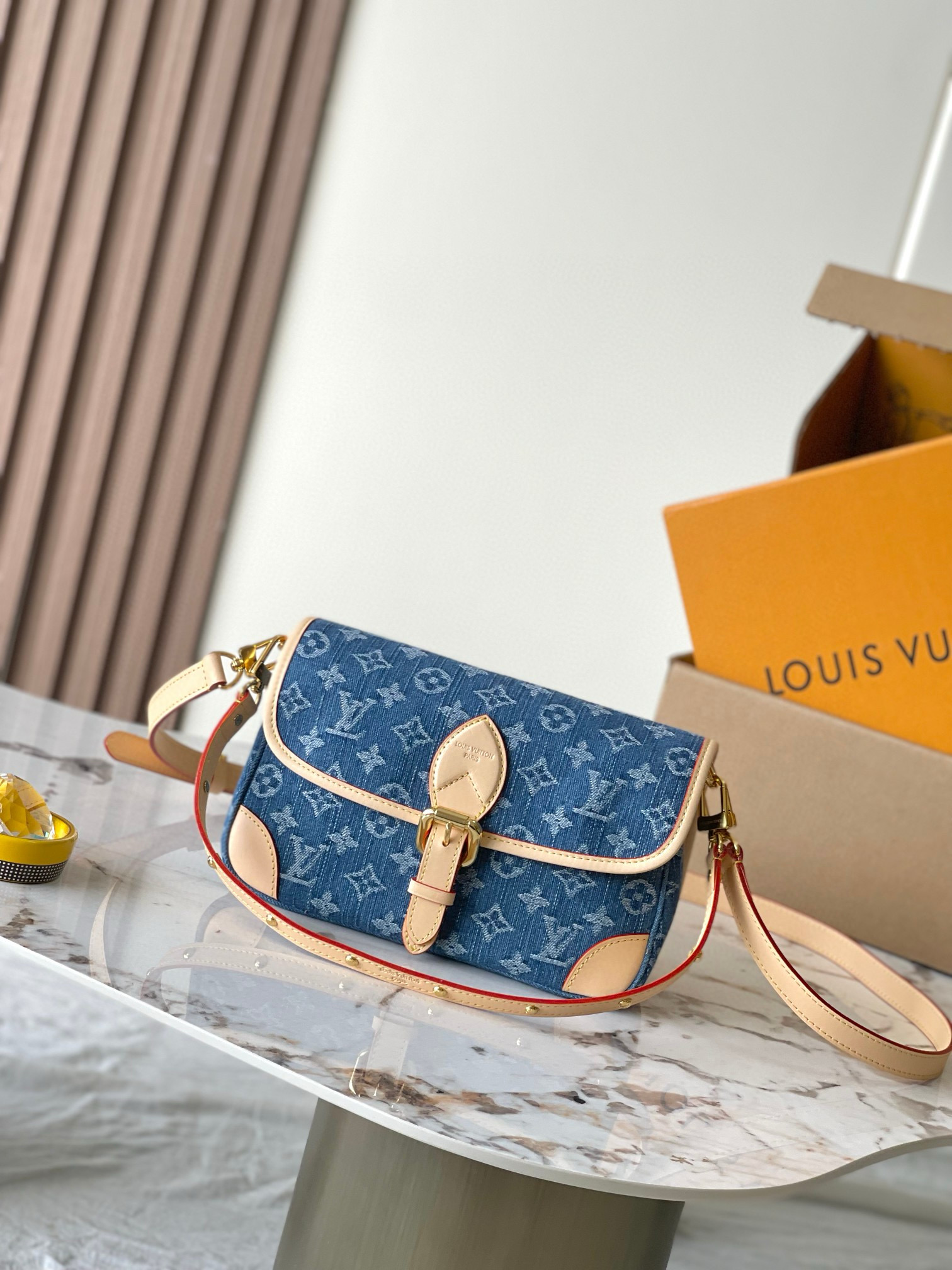 루이비통 M13070 여자가방