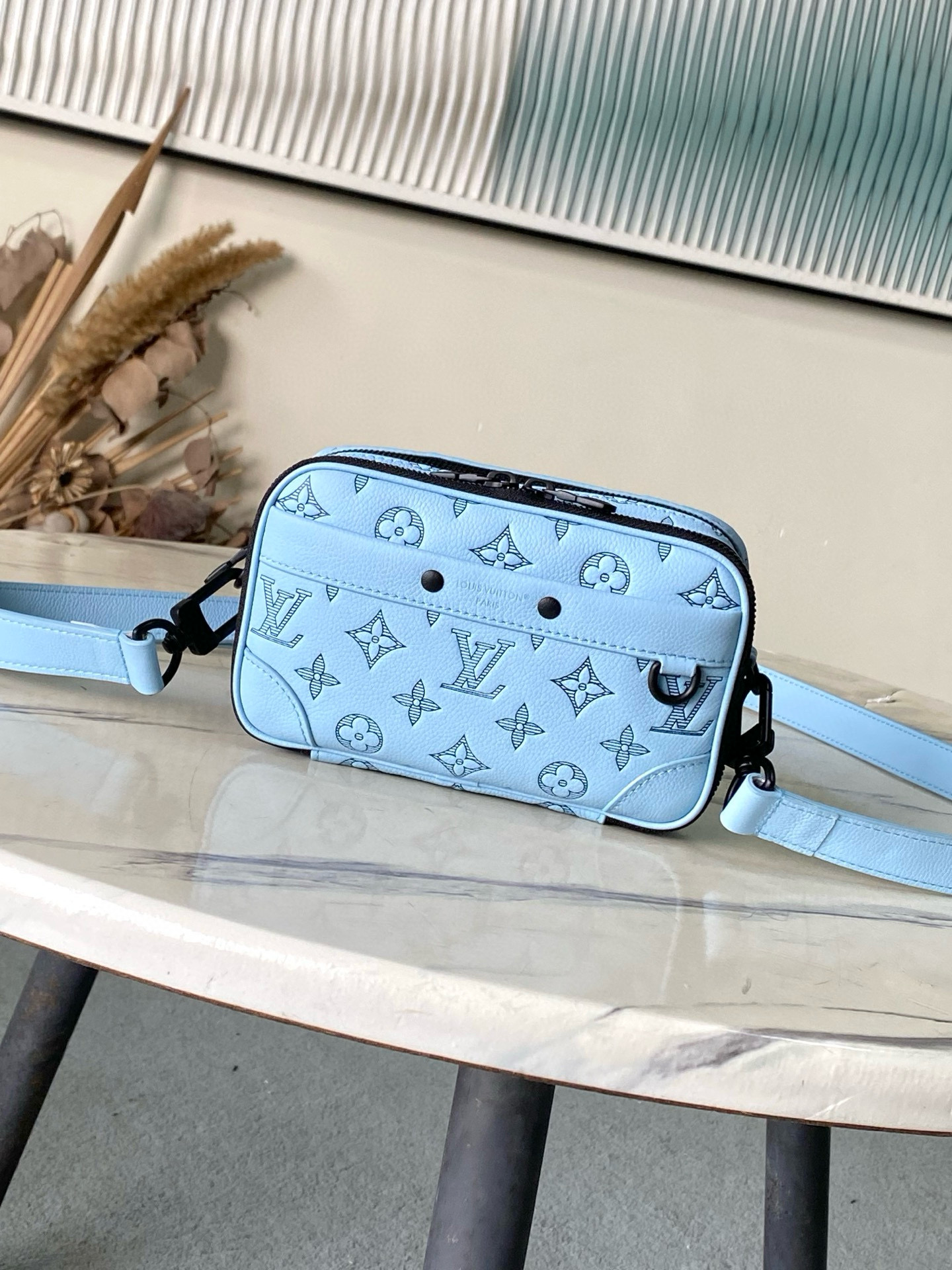 루이비통 M14790 남녀공용가방