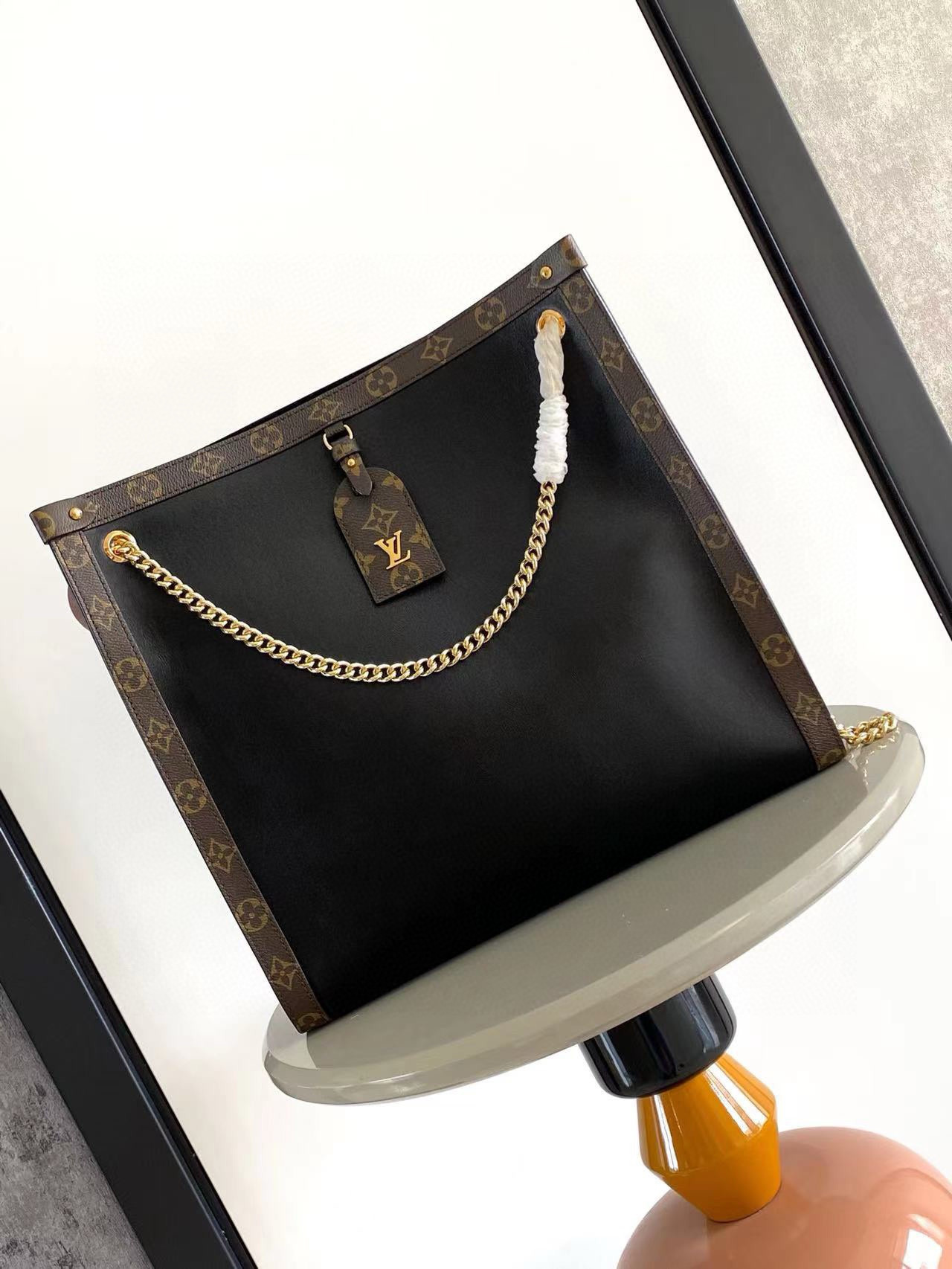 루이비통 M13137 여자가방