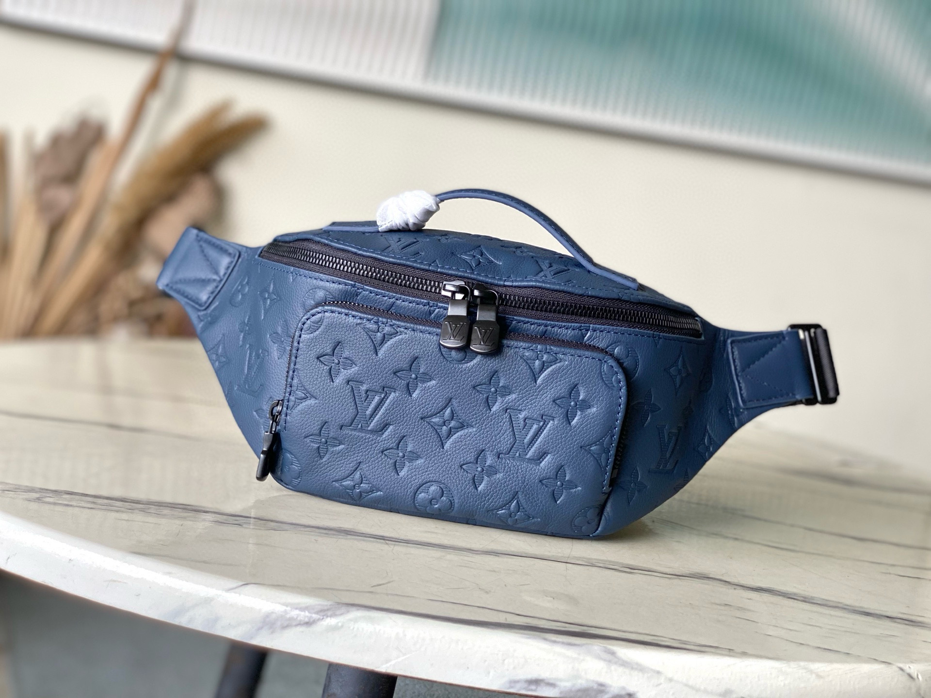 루이비통 M25227 슬링백 남자가방