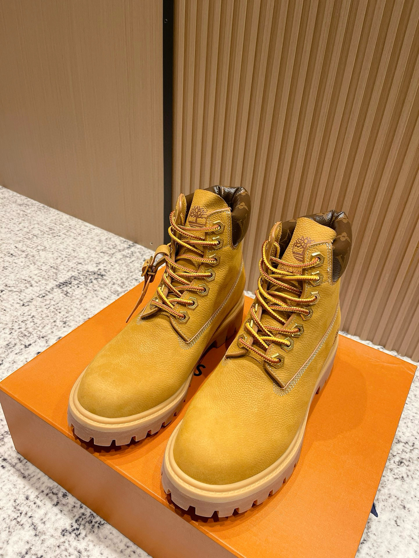 루이비통 남여공용 부츠