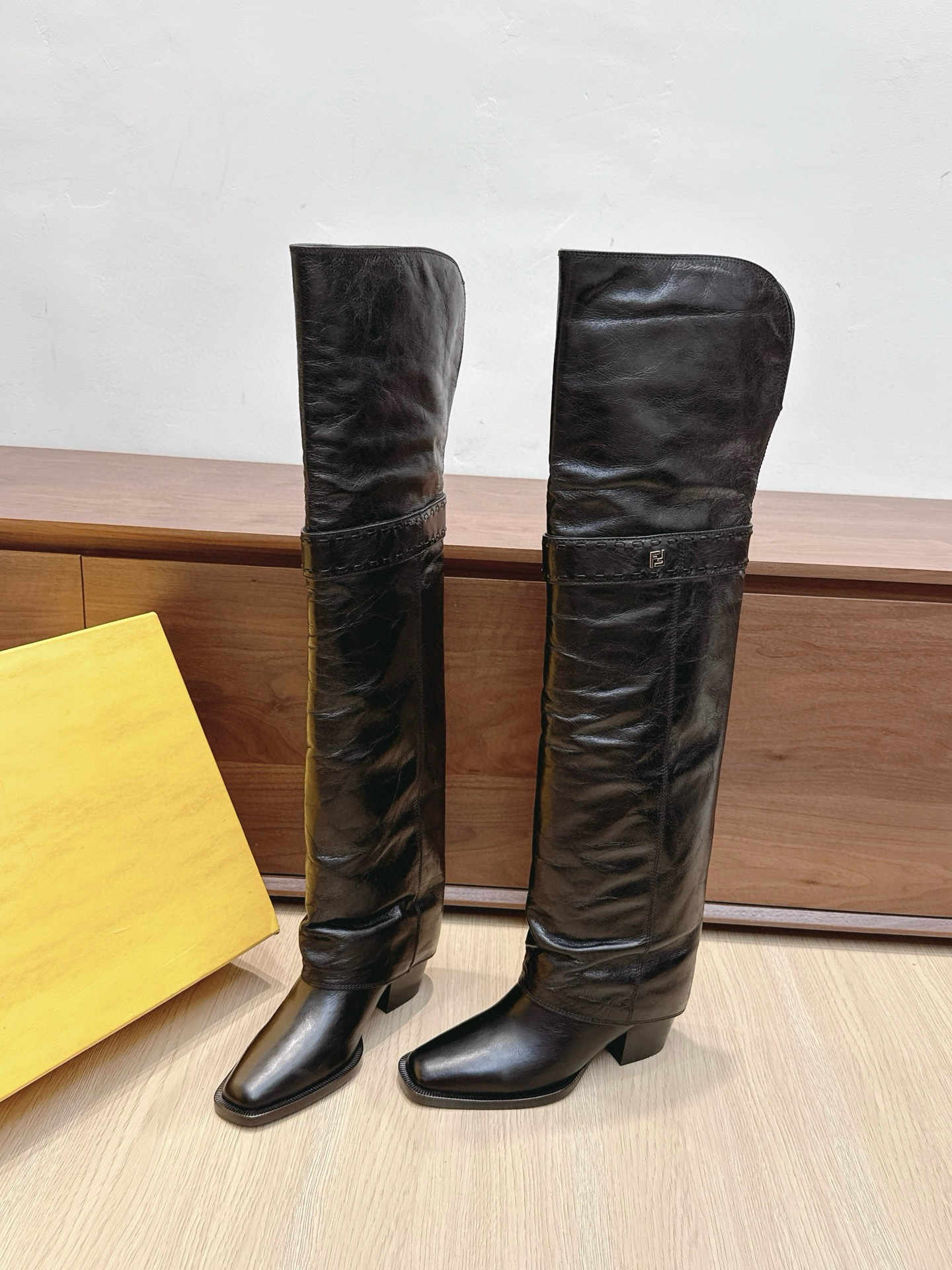 펜디 여자 부츠