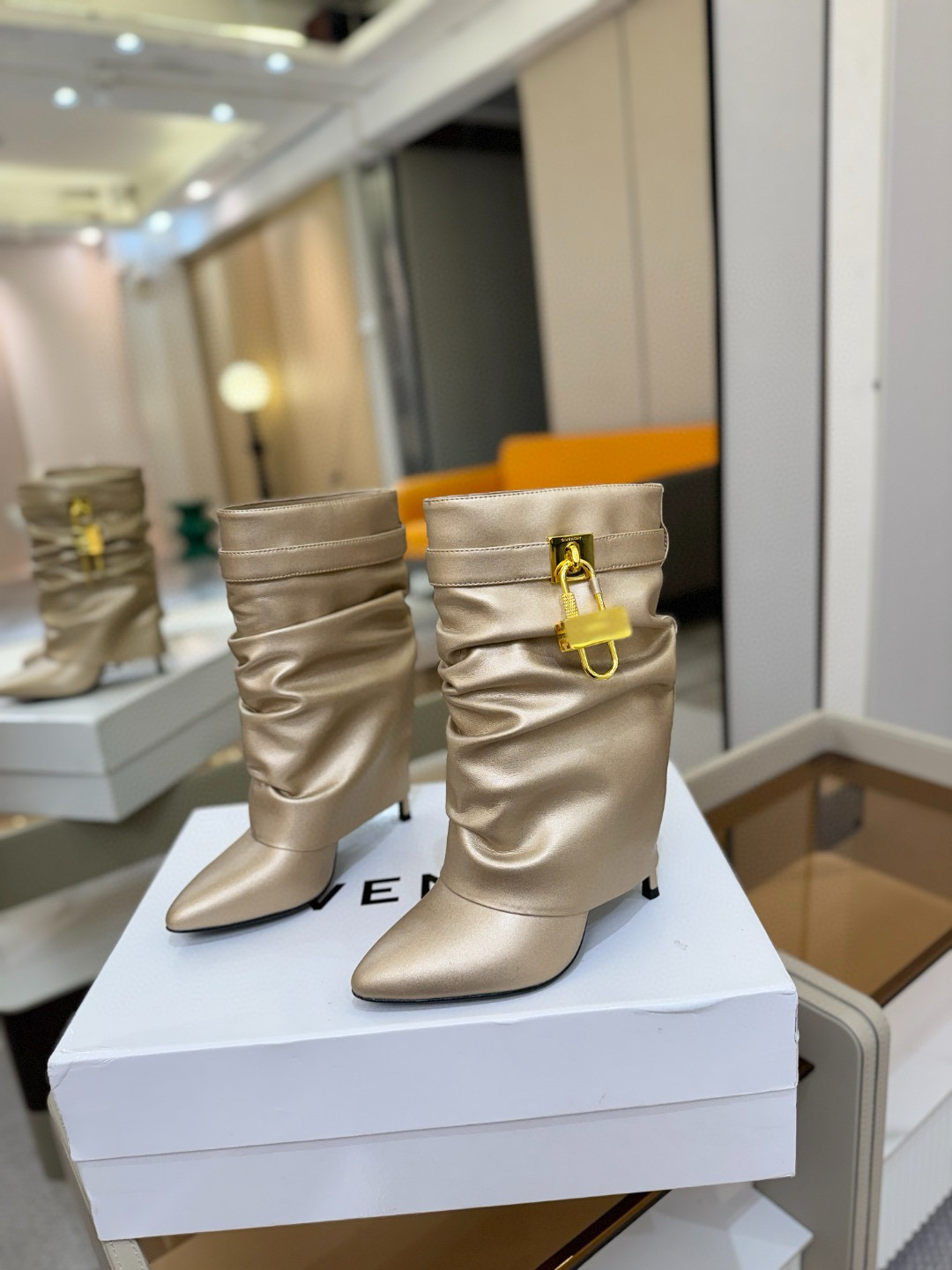 지방시 10CM 여자 부츠