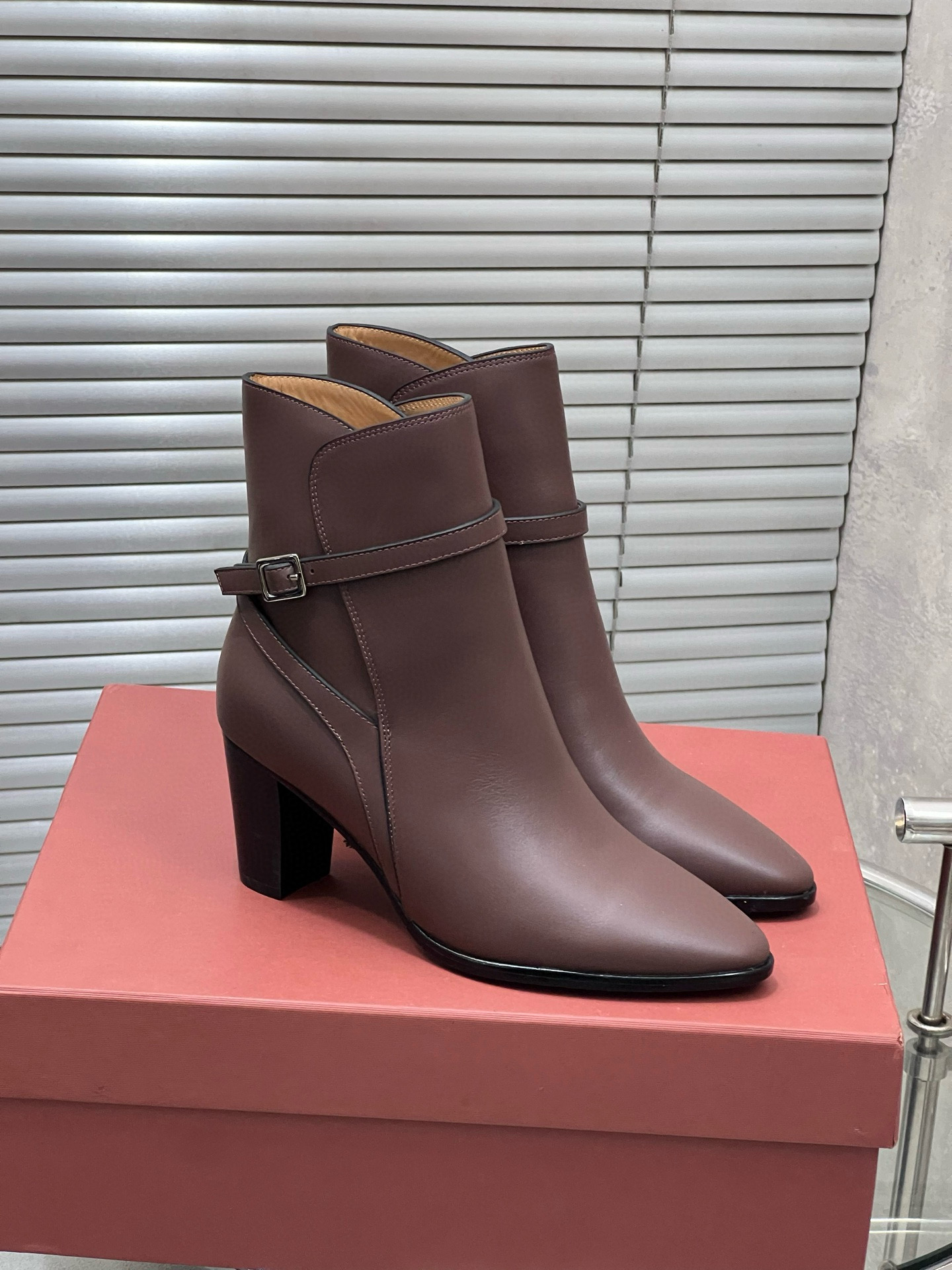 로로피아나 7CM 여자 부츠