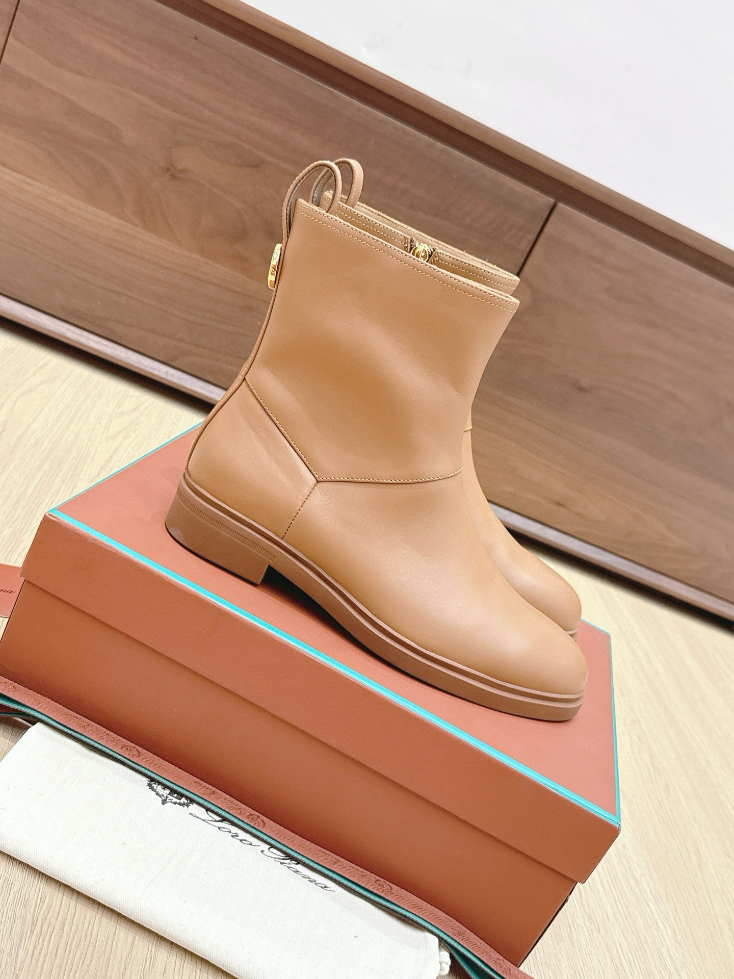 로로피아나 여자 부츠