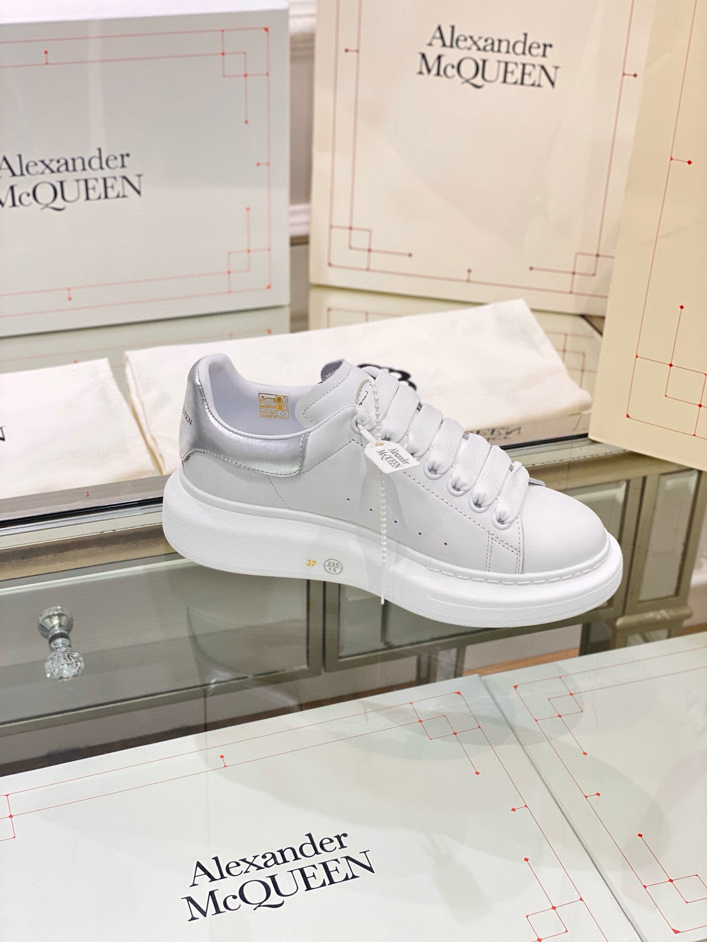 알렉산더 맥퀸 남녀공용 신발 운동화 스니커즈