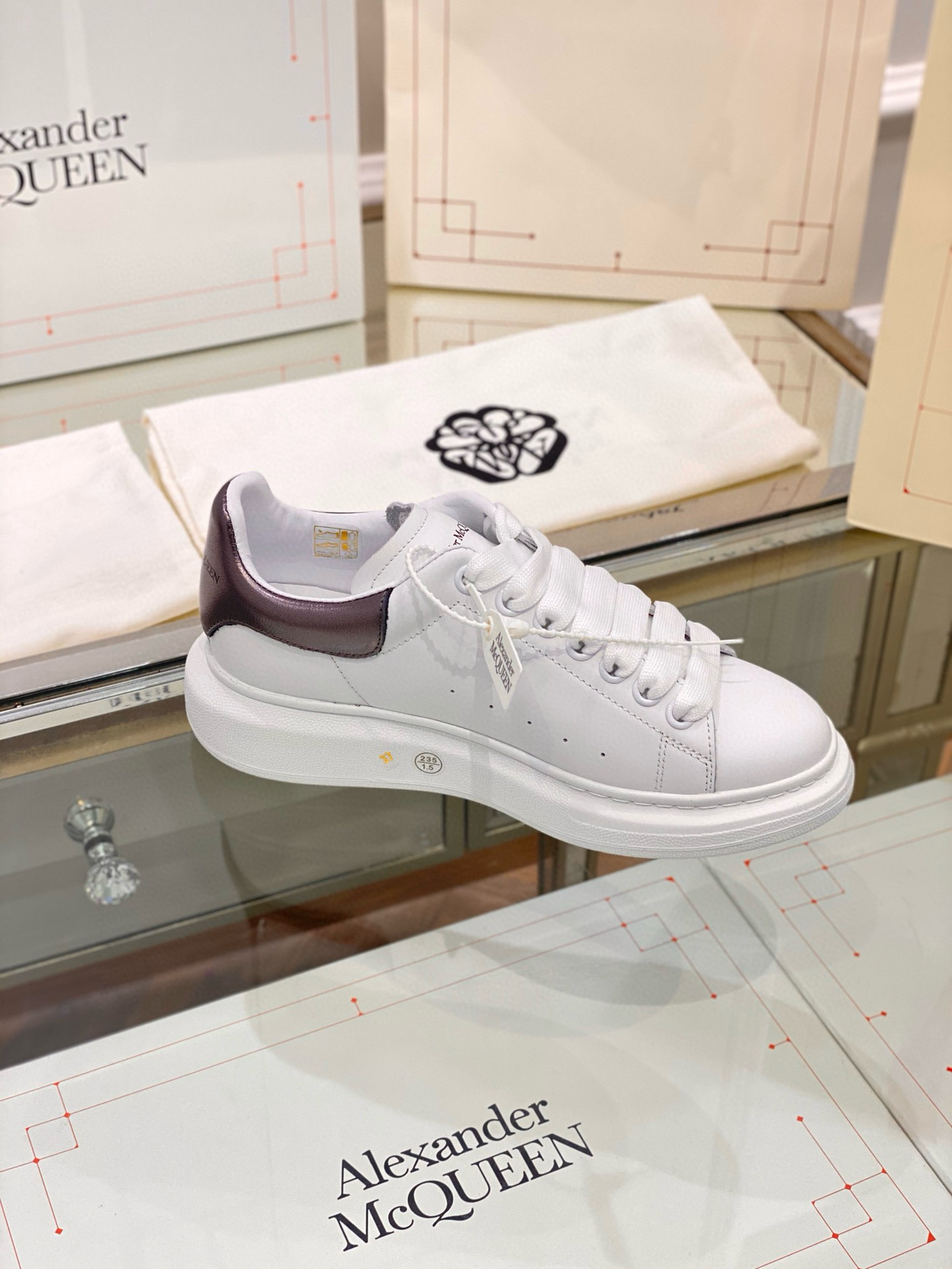 알렉산더 맥퀸 남녀공용 신발 운동화 스니커즈