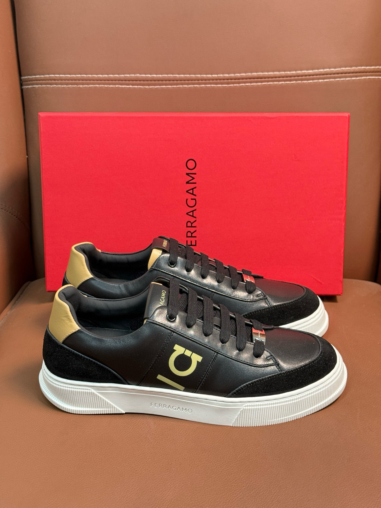 살바토레 페라가모 남자 신발 운동화 스니커즈