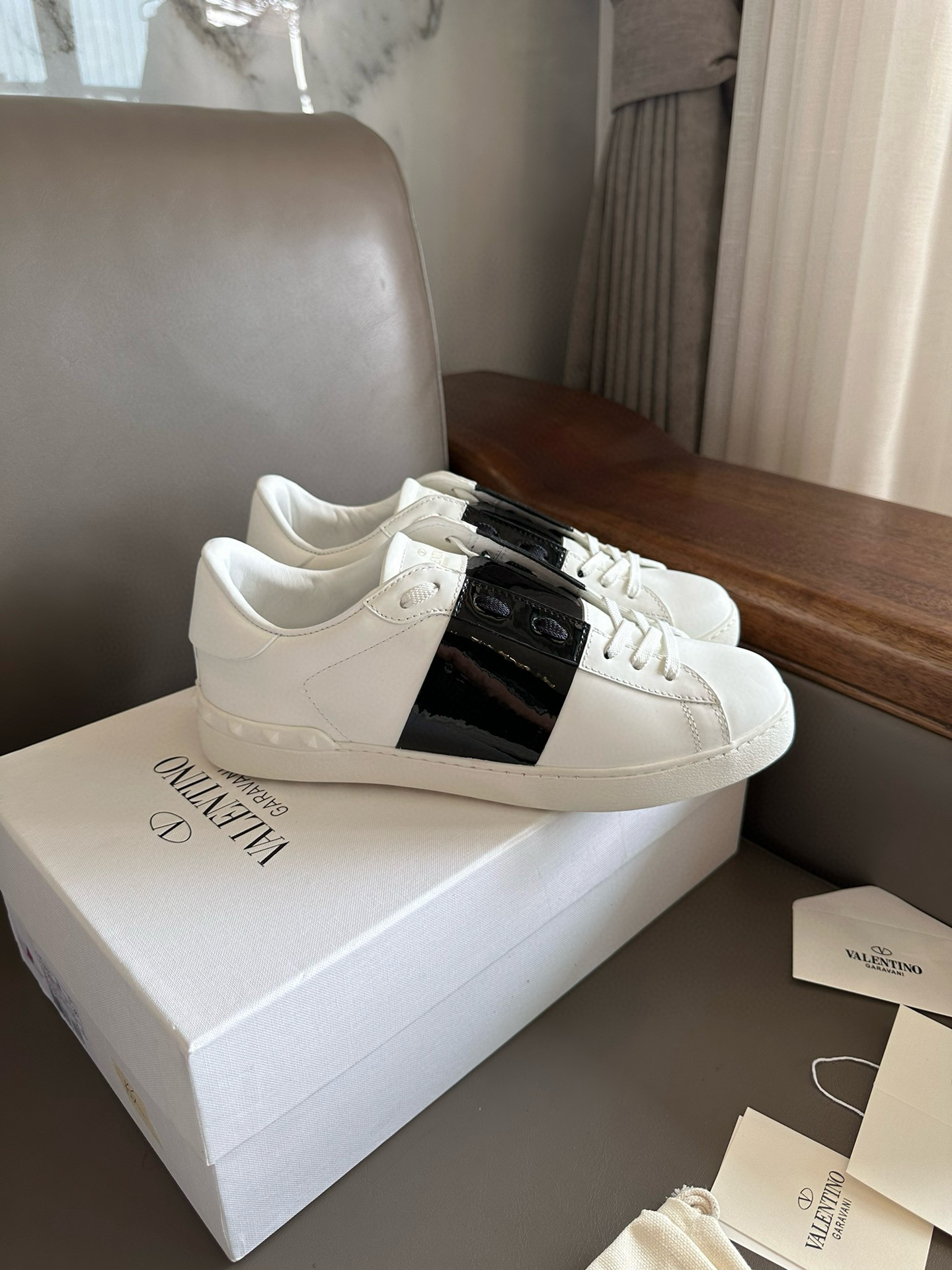 발렌티노 남녀공용 신발 운동화 스니커즈