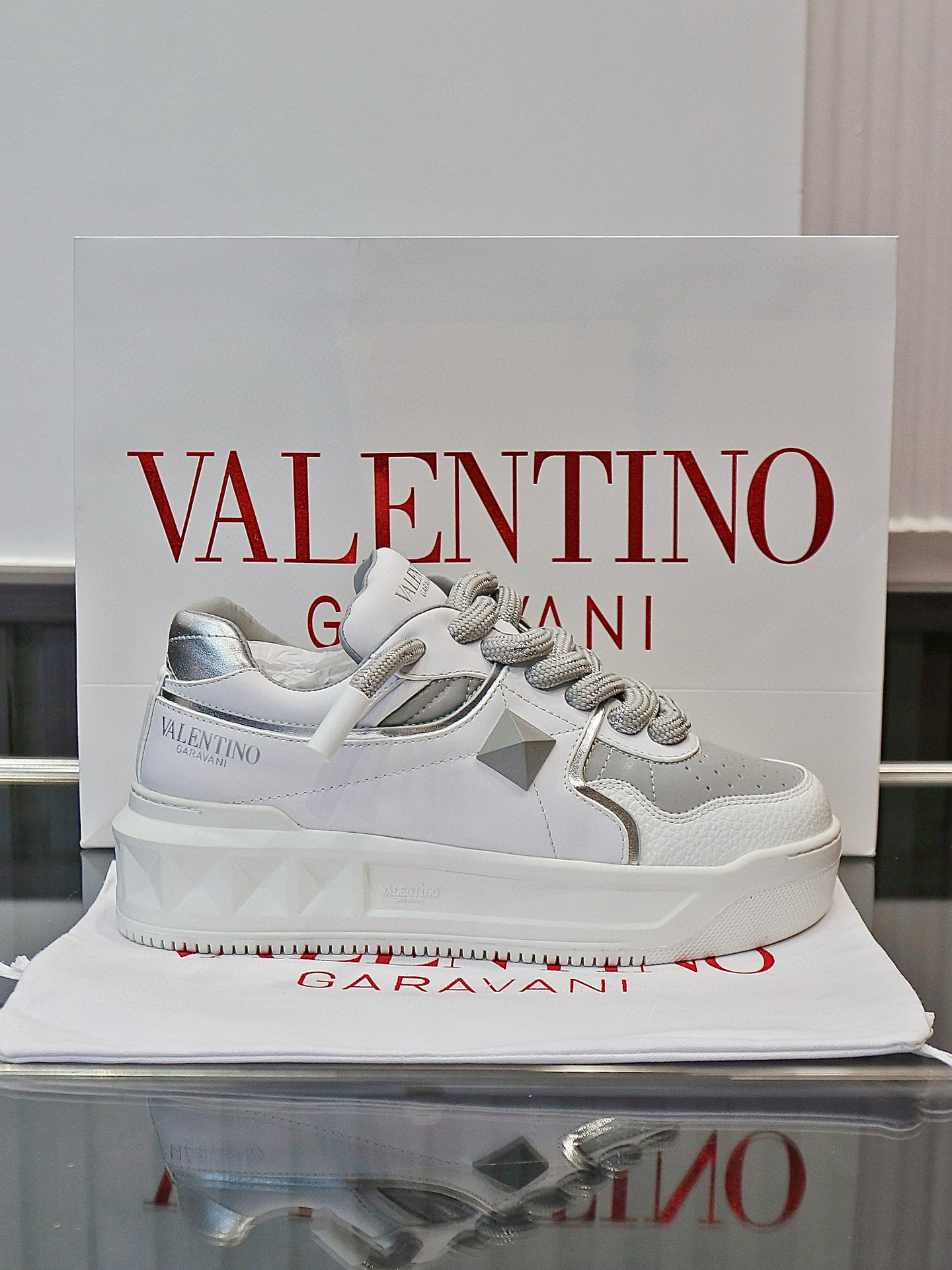 발렌티노 남녀공용 신발 운동화 스니커즈