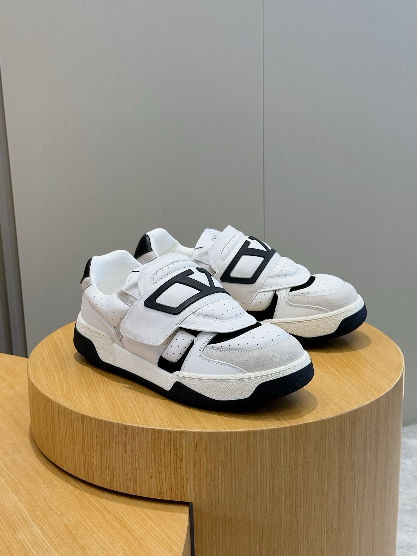 발렌티노 남녀공용 신발 운동화 스니커즈