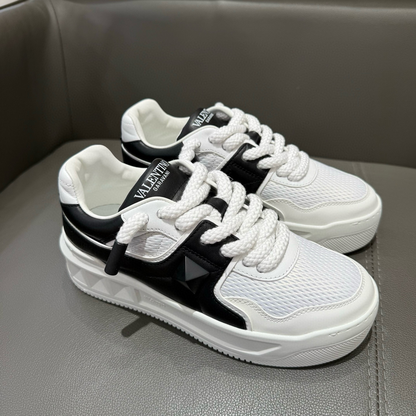 발렌티노 남녀공용 신발 운동화 스니커즈