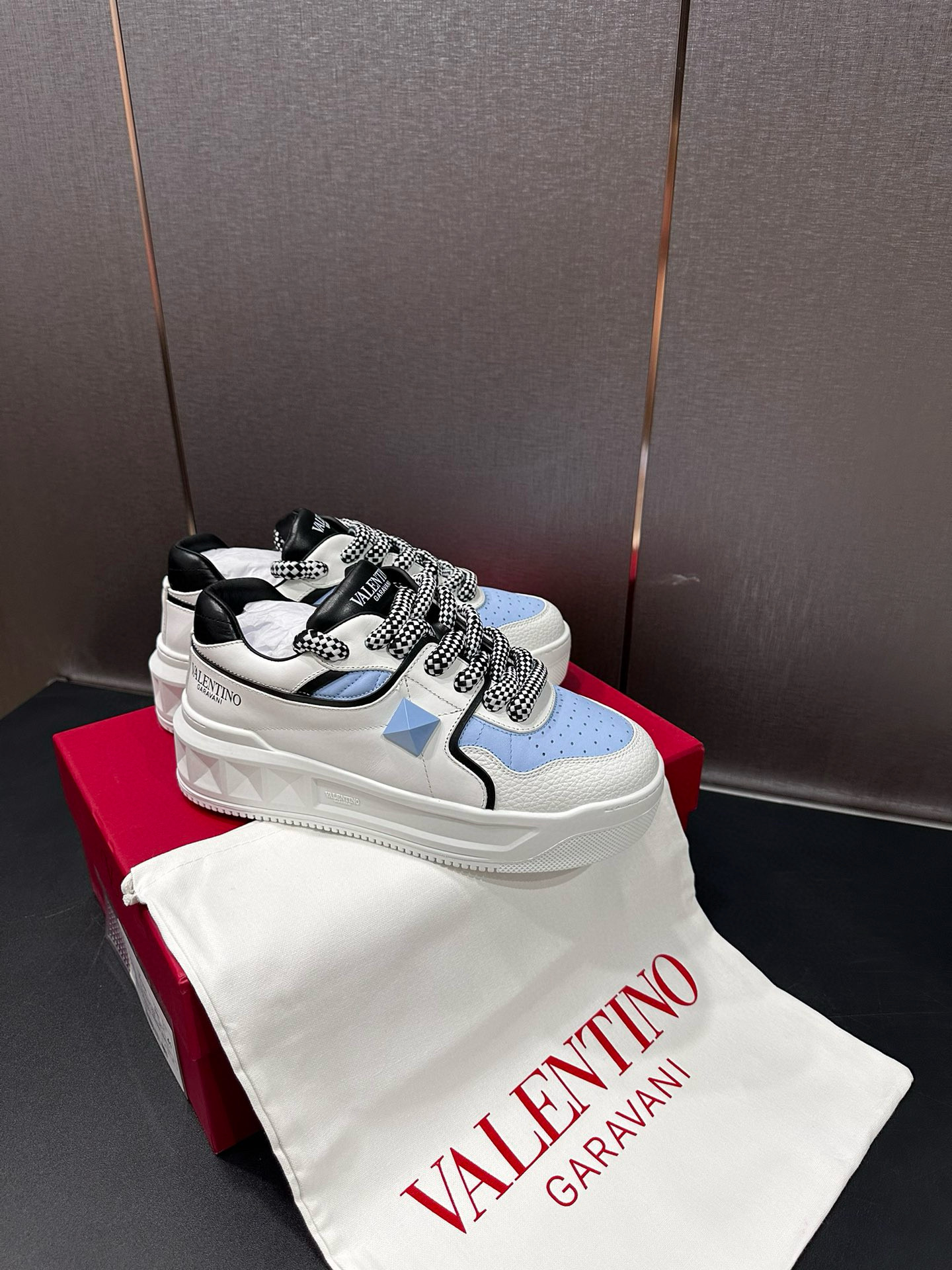 발렌티노 남녀공용 신발 운동화 스니커즈